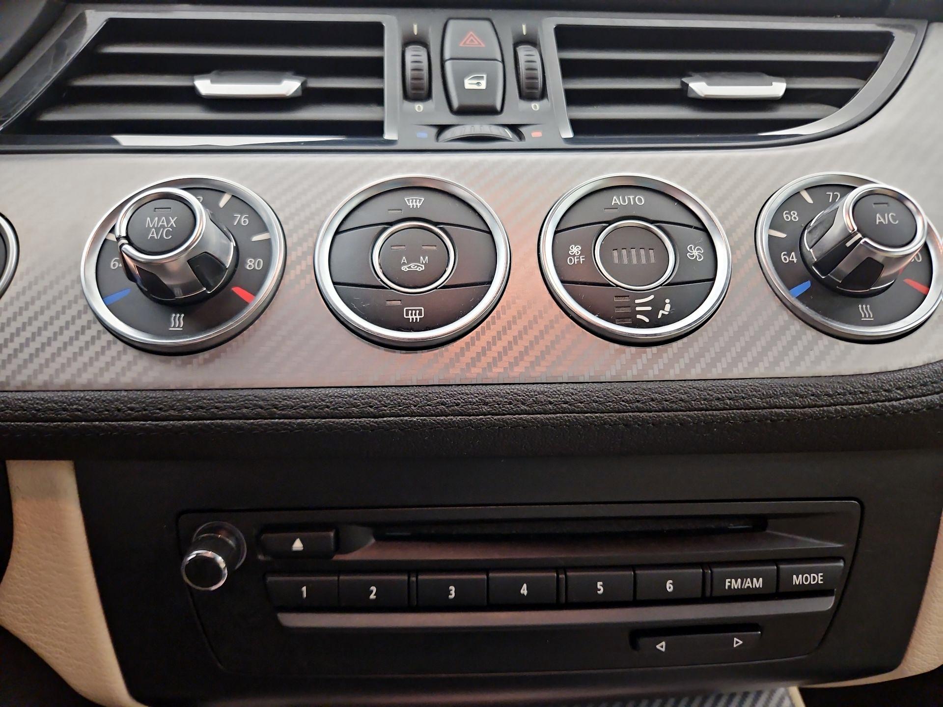 Thumbnail: 2015 BMW Z4 - 16