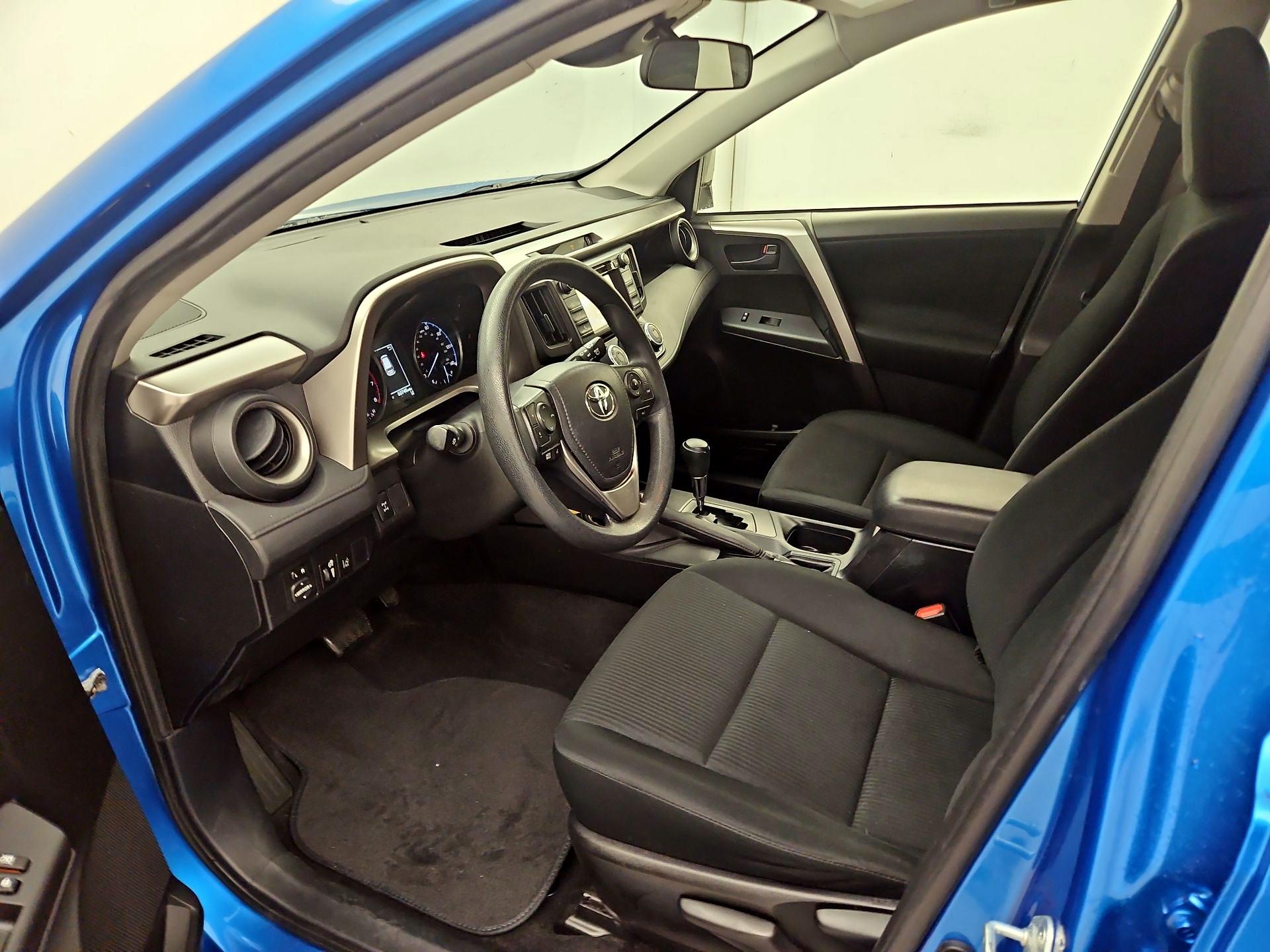 Thumbnail: 2018 Toyota RAV4 - 11