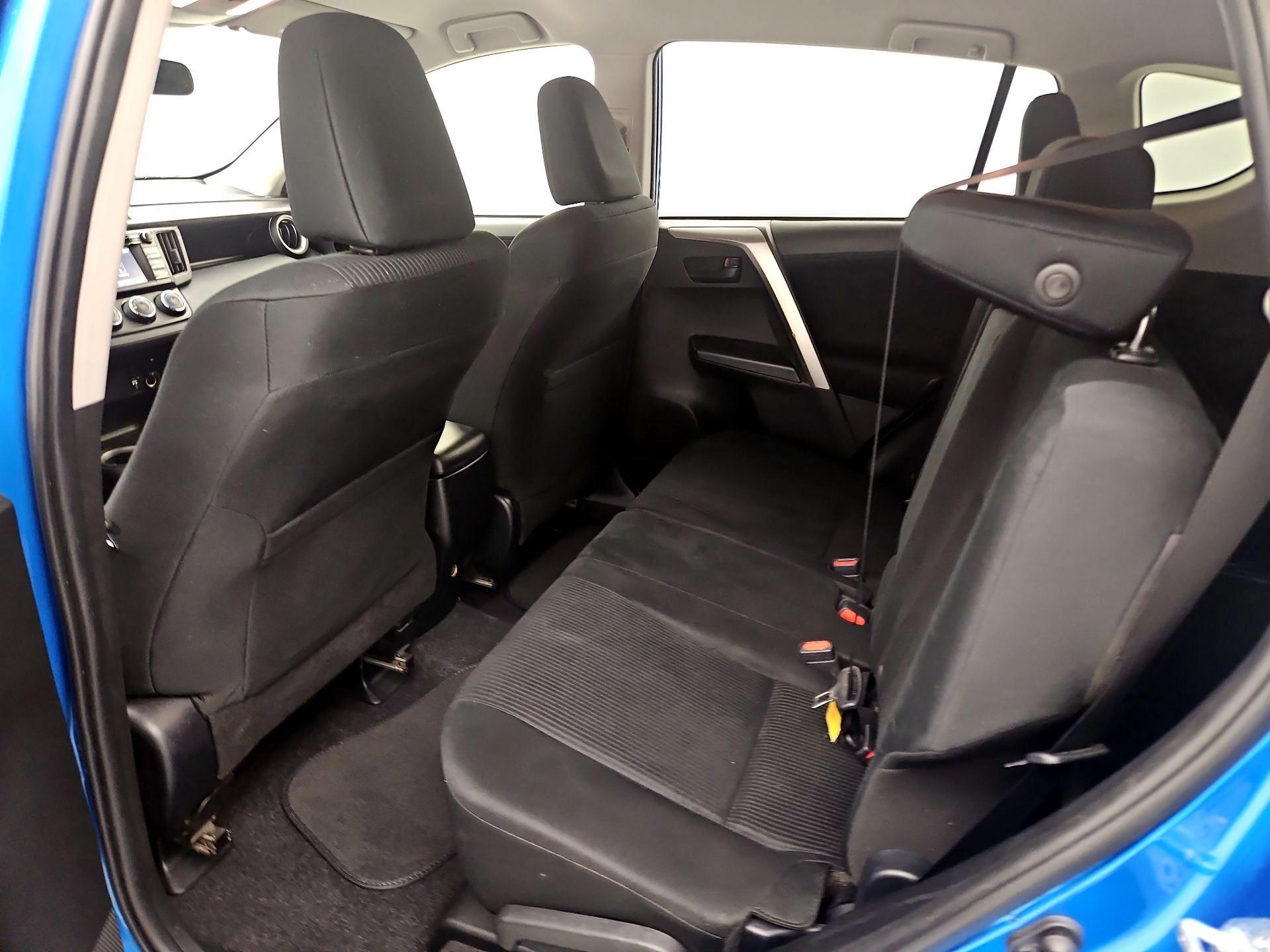 Thumbnail: 2018 Toyota RAV4 - 19