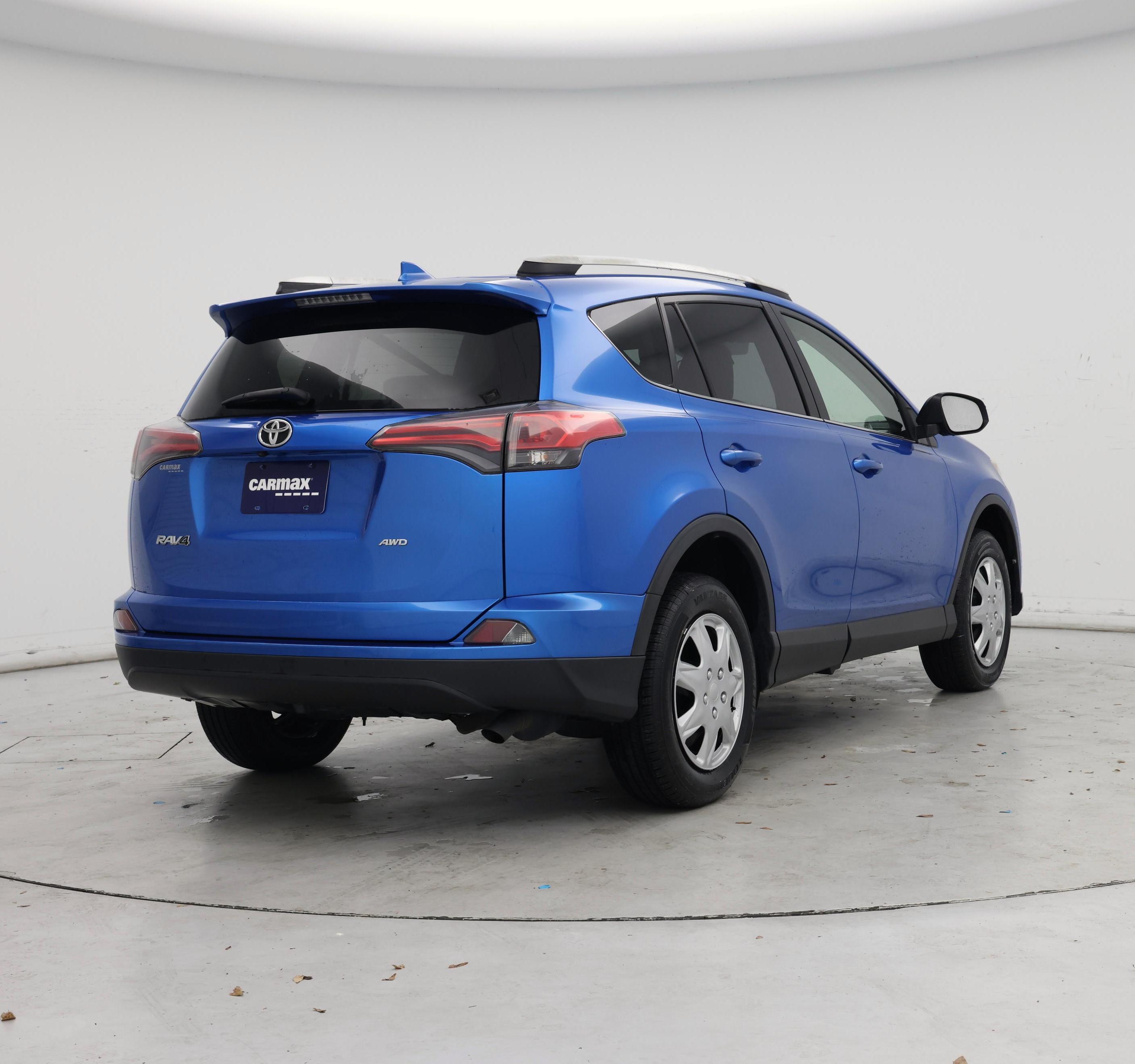 Thumbnail: 2018 Toyota RAV4 - 8