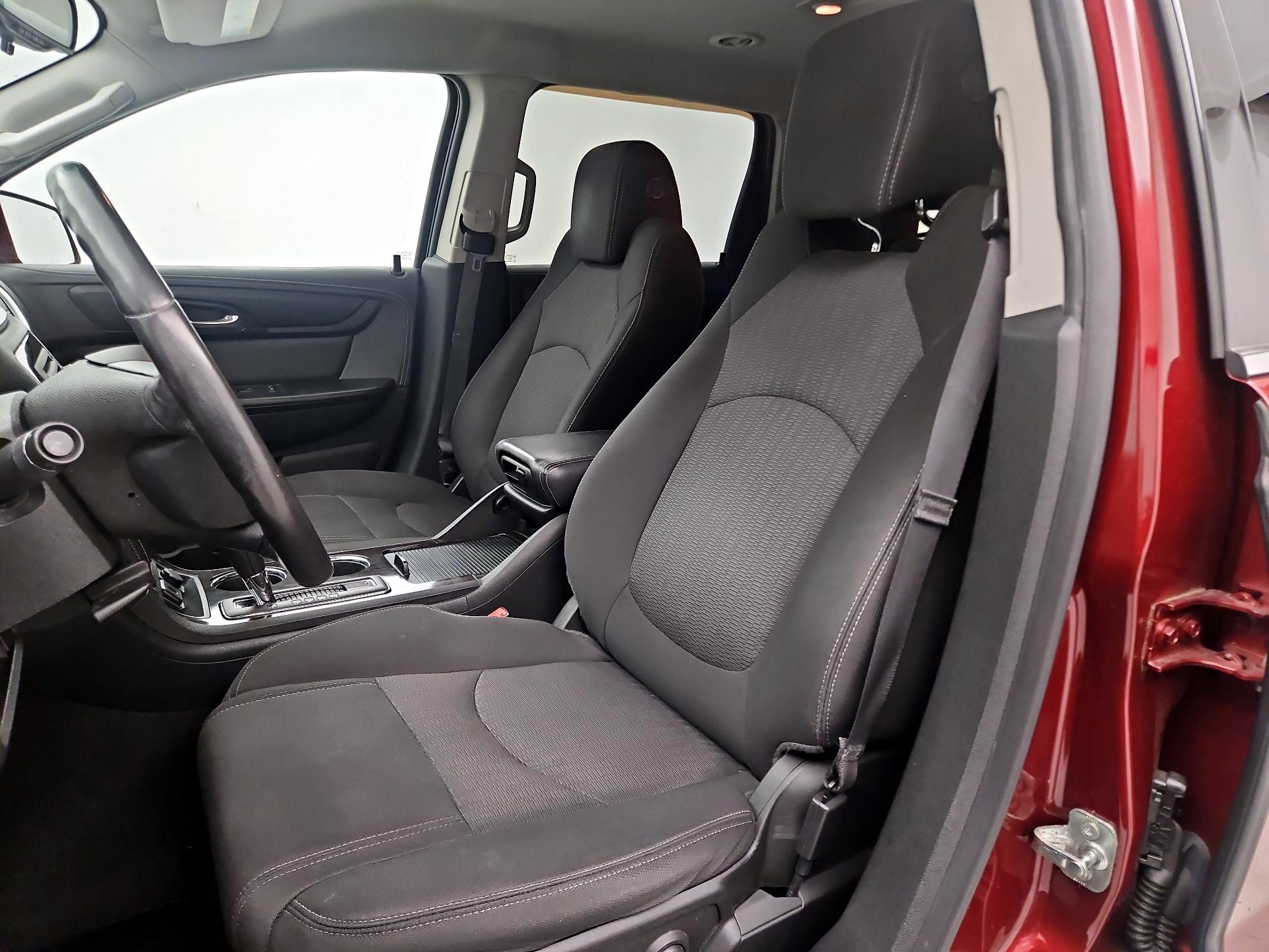 Thumbnail: 2017 Chevrolet Traverse - 11