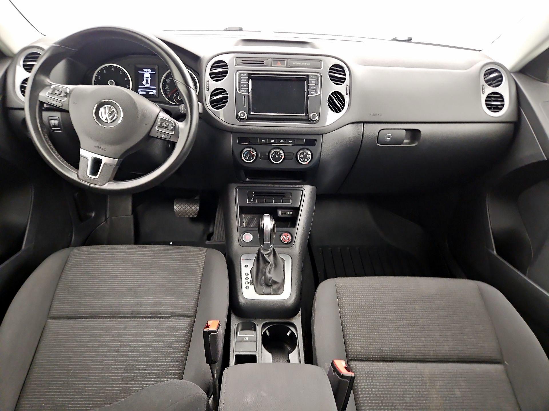 Thumbnail: 2017 Volkswagen Tiguan - 9