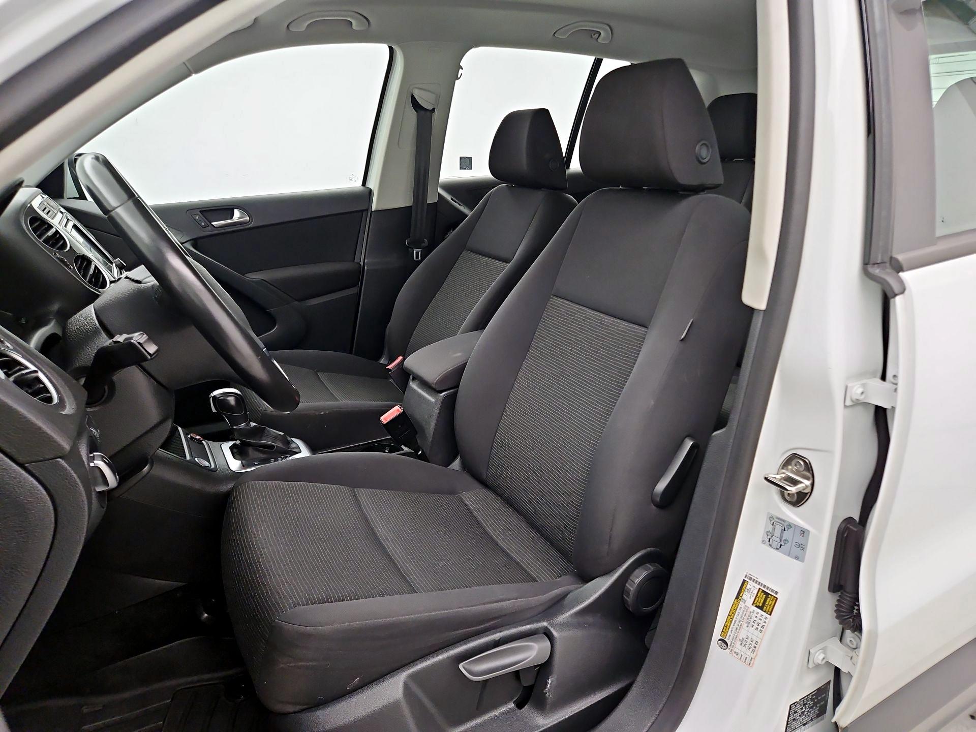 Thumbnail: 2017 Volkswagen Tiguan - 11