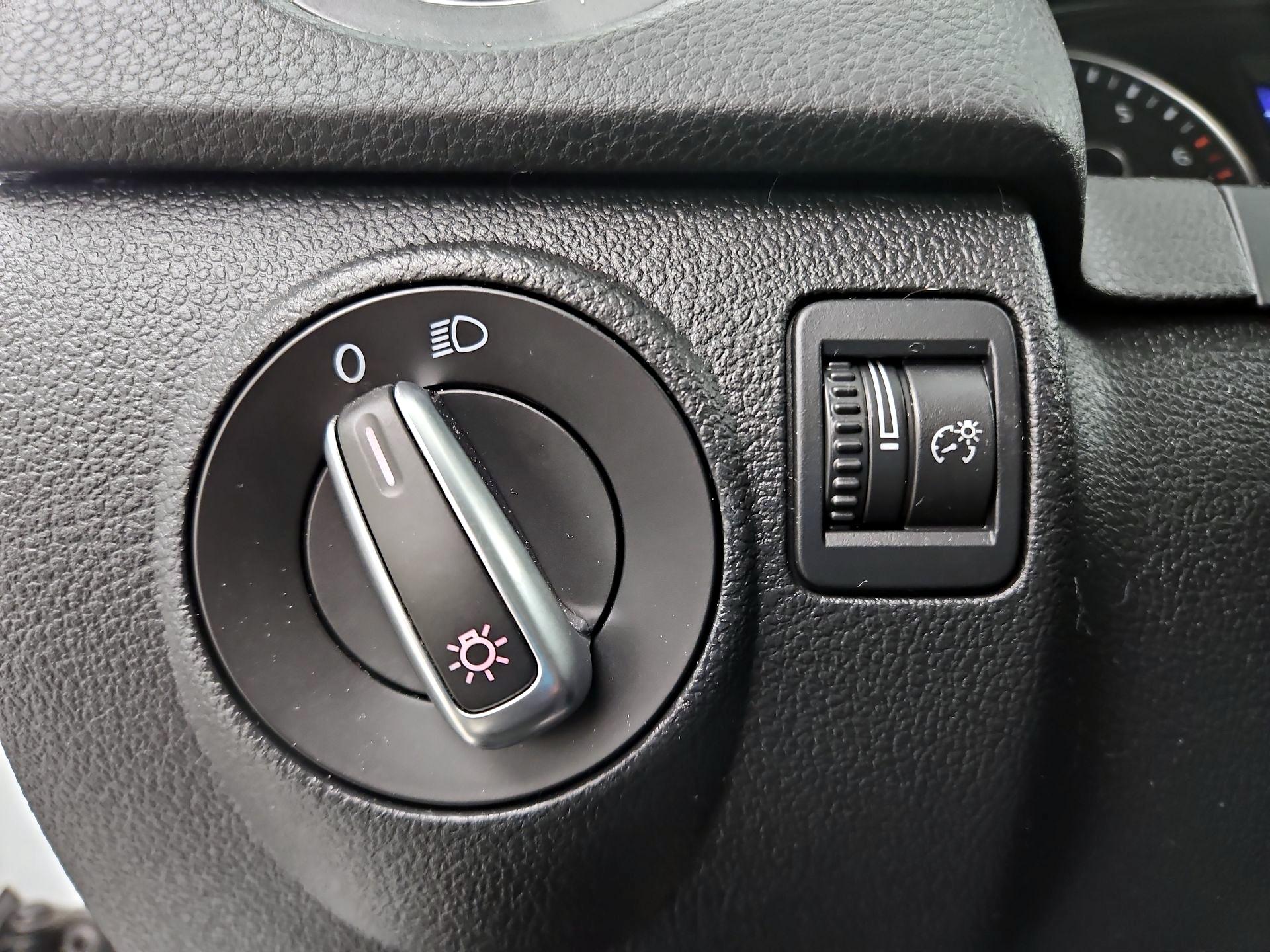 Thumbnail: 2017 Volkswagen Tiguan - 13