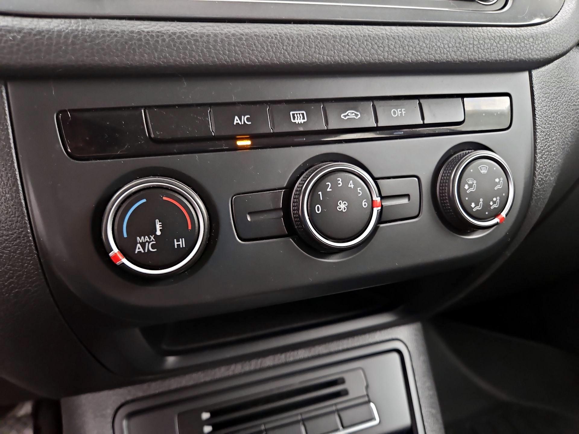 Thumbnail: 2017 Volkswagen Tiguan - 16