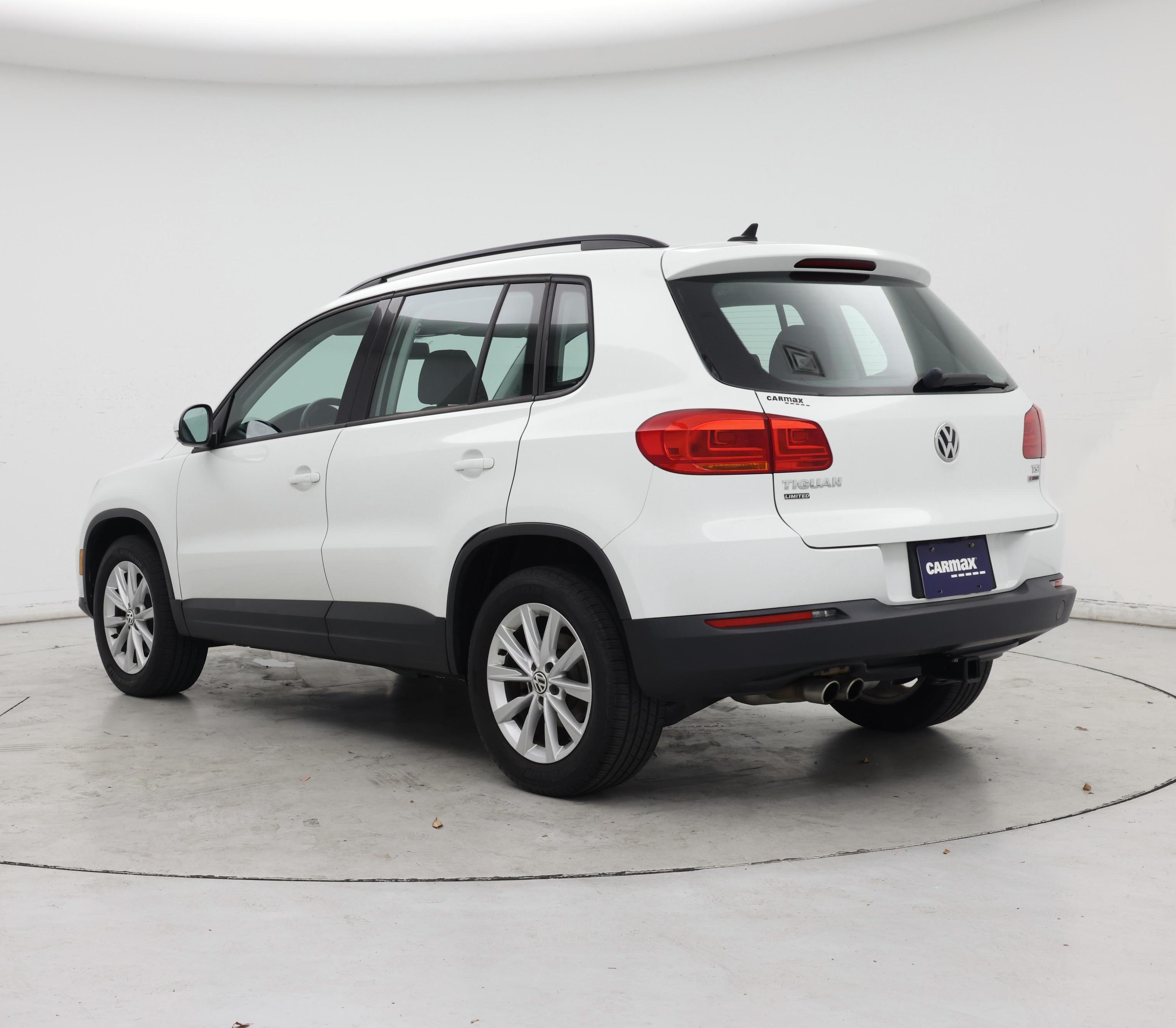 Thumbnail: 2017 Volkswagen Tiguan - 2