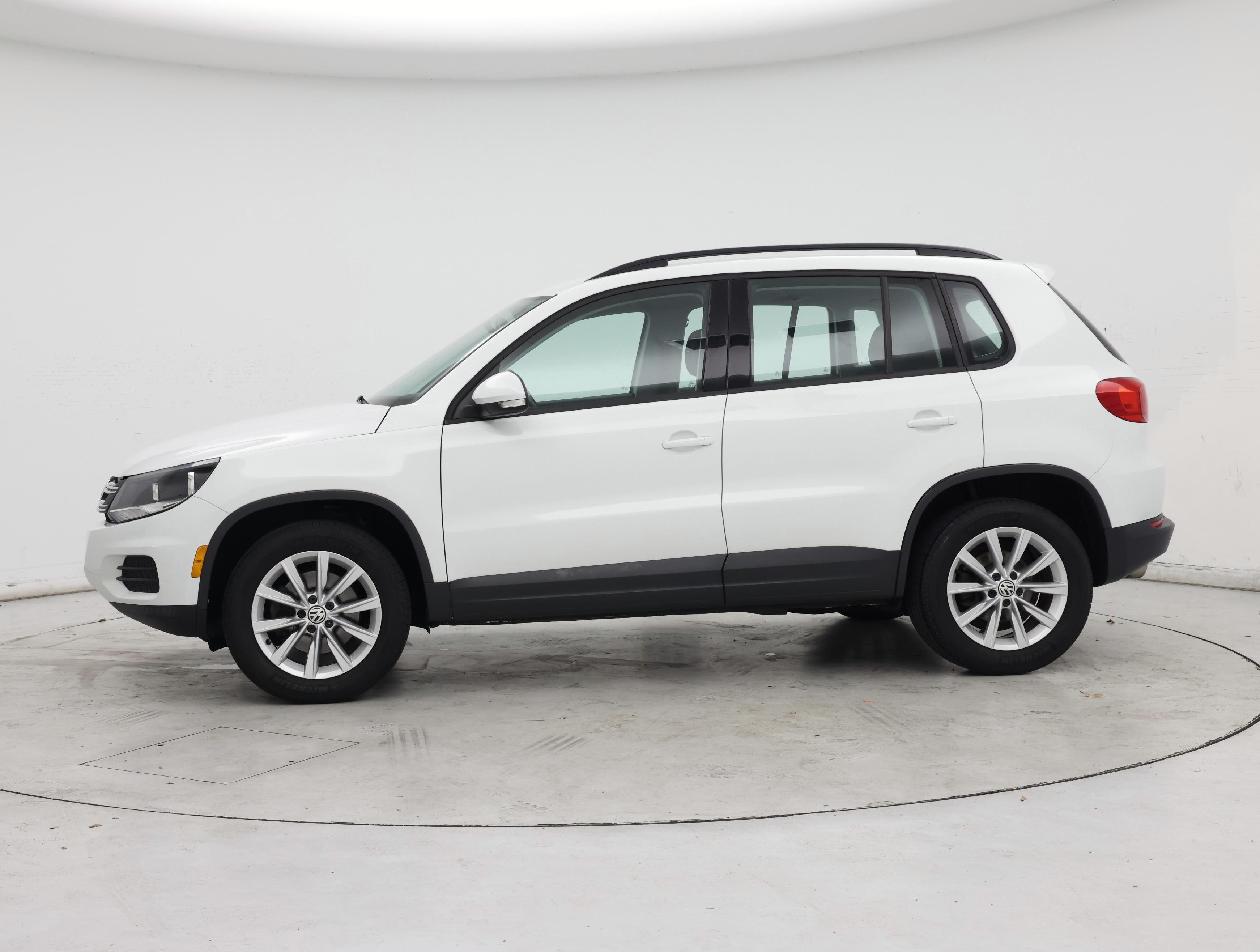 Thumbnail: 2017 Volkswagen Tiguan - 3