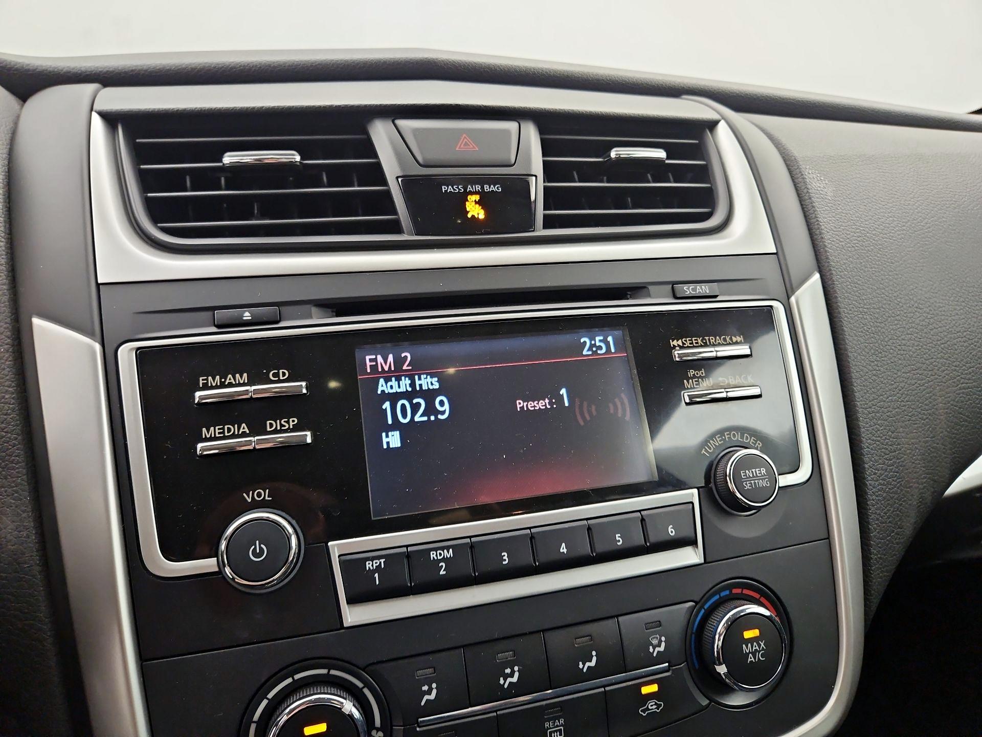 Thumbnail: 2017 Nissan Altima - 15