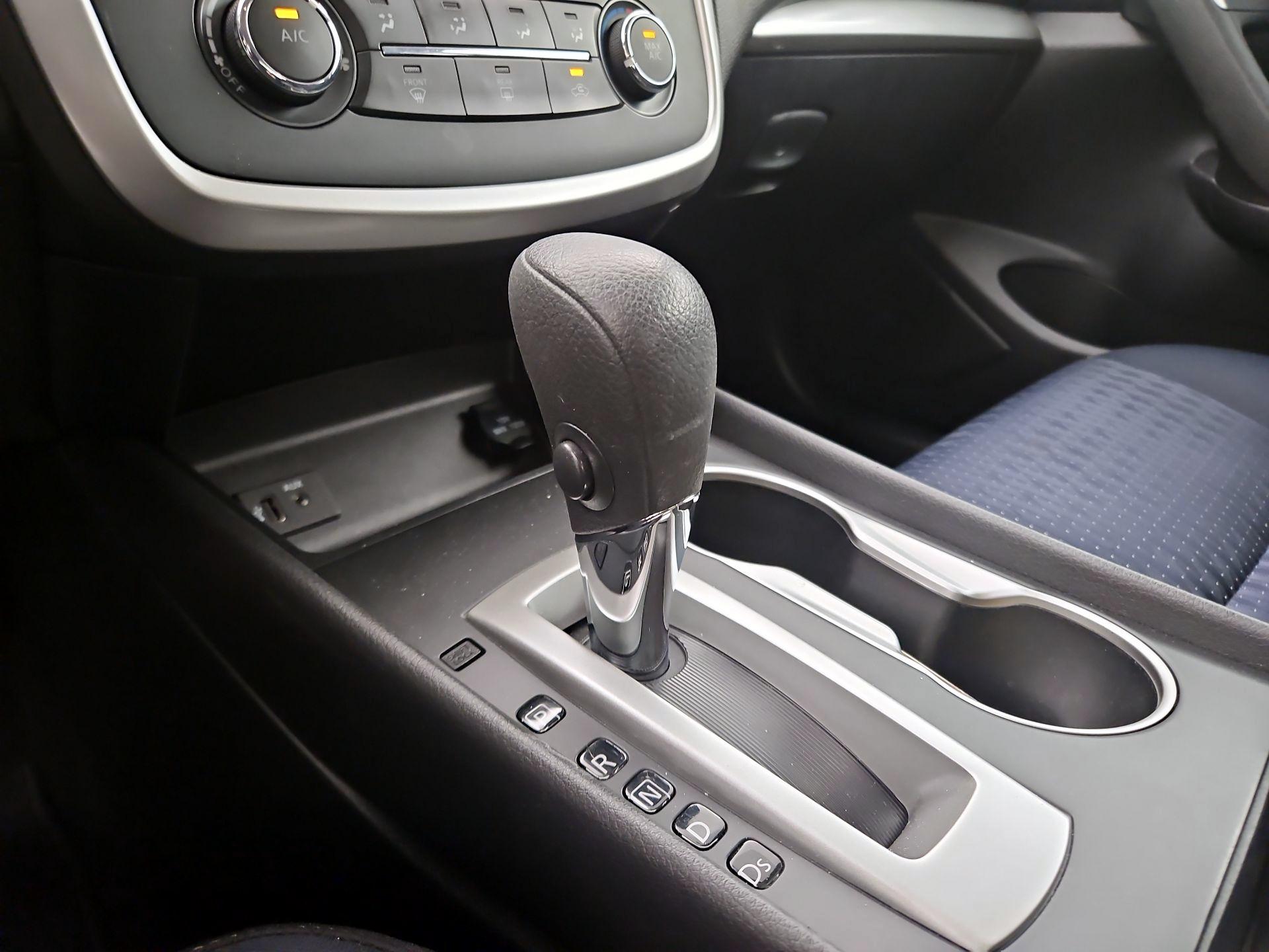 Thumbnail: 2017 Nissan Altima - 17