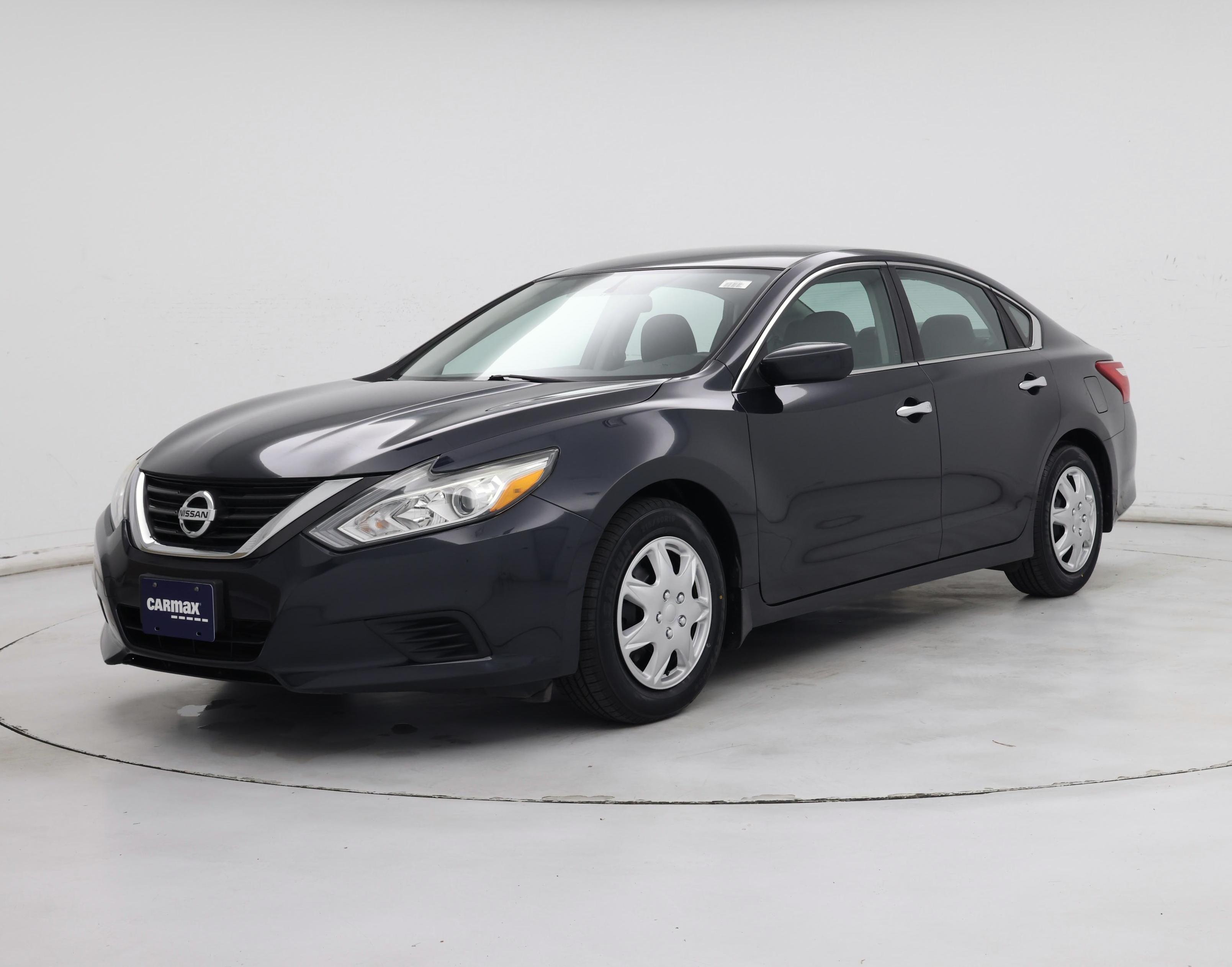 Thumbnail: 2017 Nissan Altima - 4