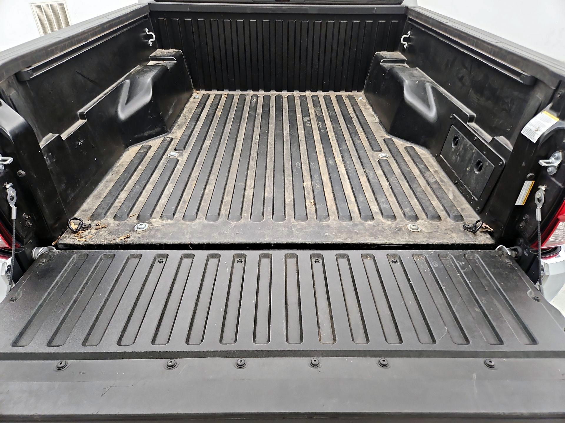 Thumbnail: 2021 Toyota Tacoma - 20