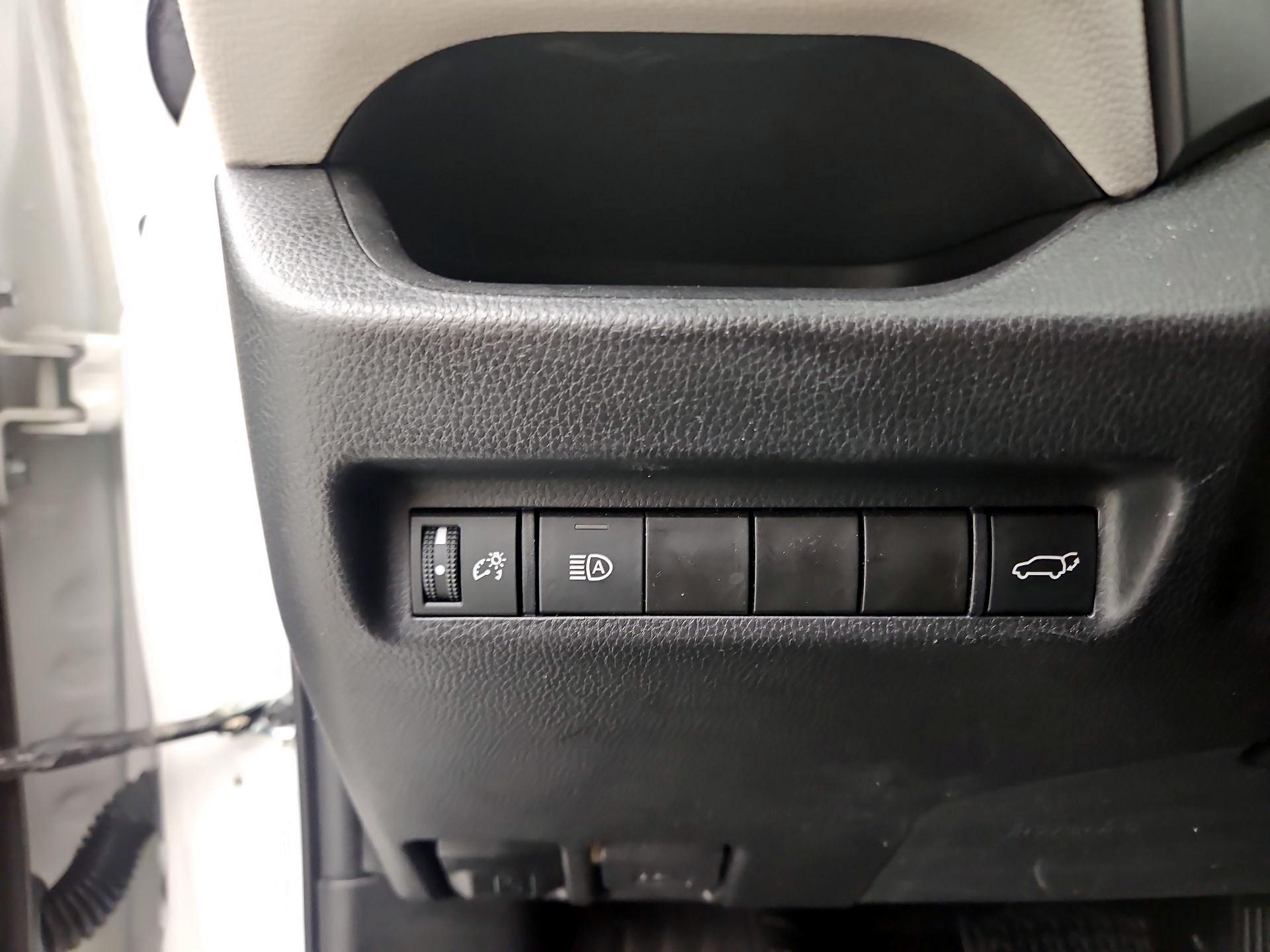 Thumbnail: 2022 Toyota RAV4 - 13