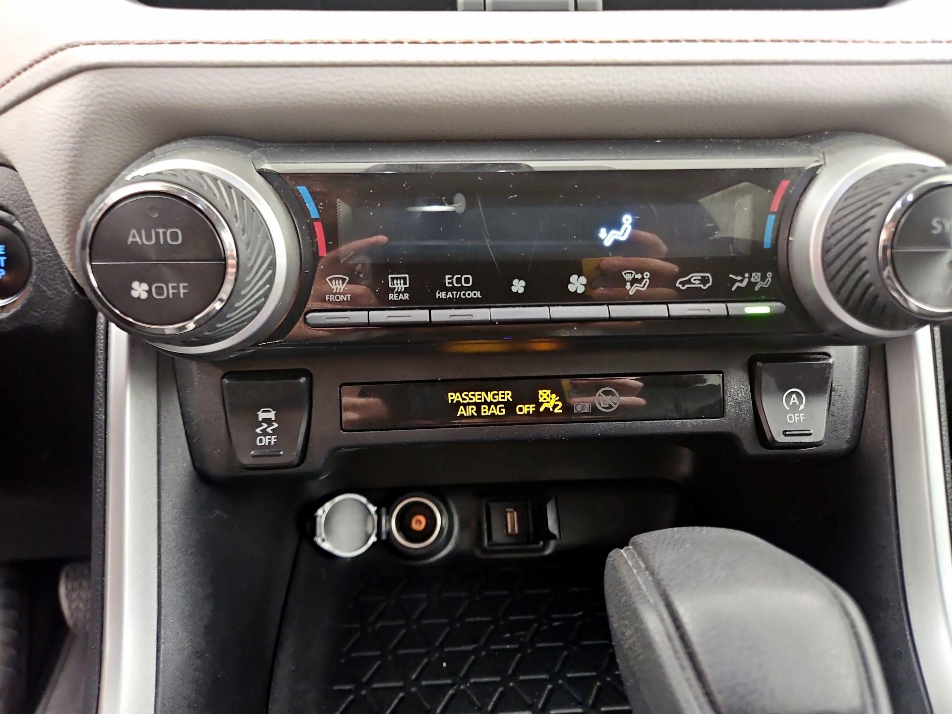 Thumbnail: 2022 Toyota RAV4 - 17