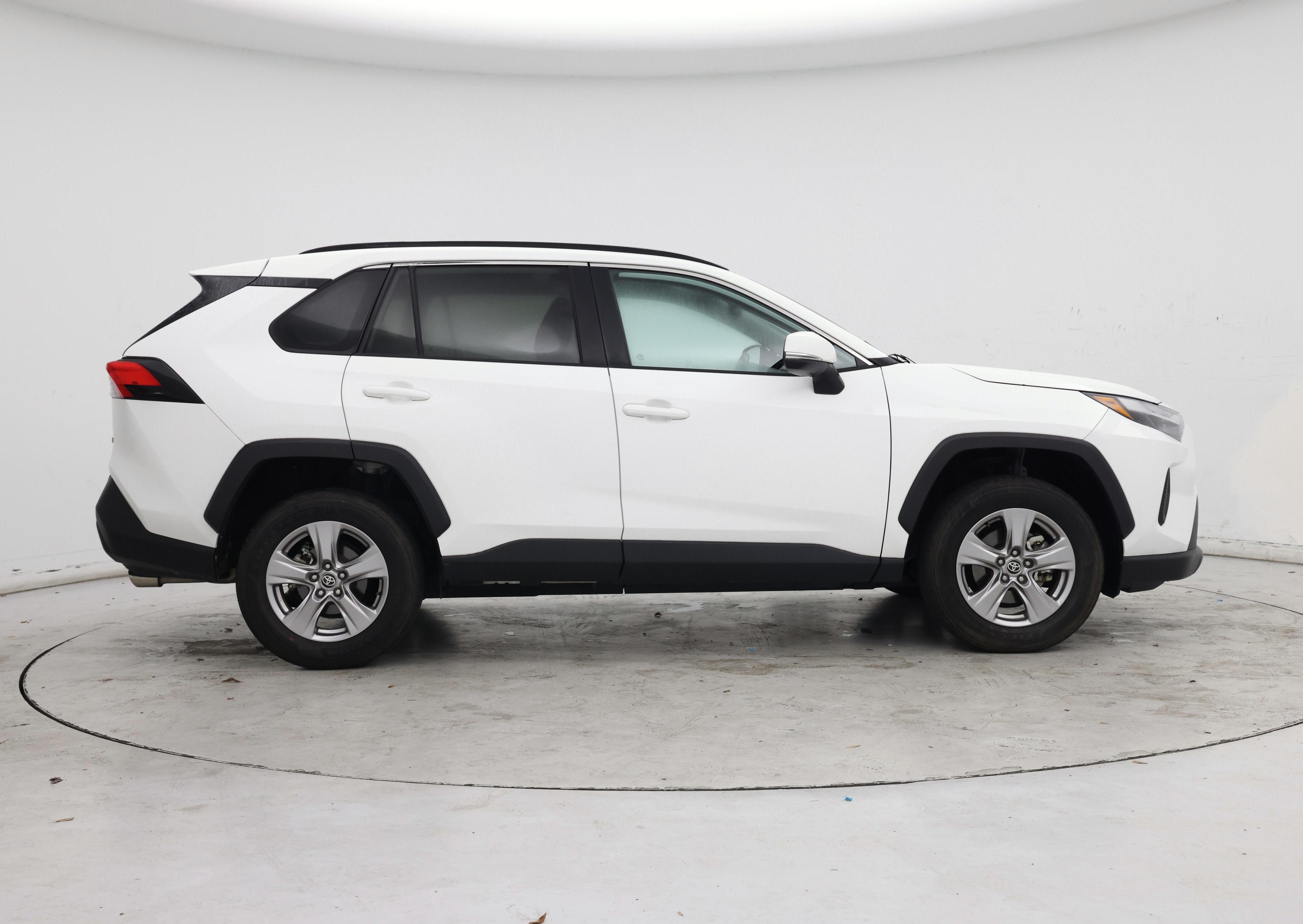 Thumbnail: 2022 Toyota RAV4 - 7