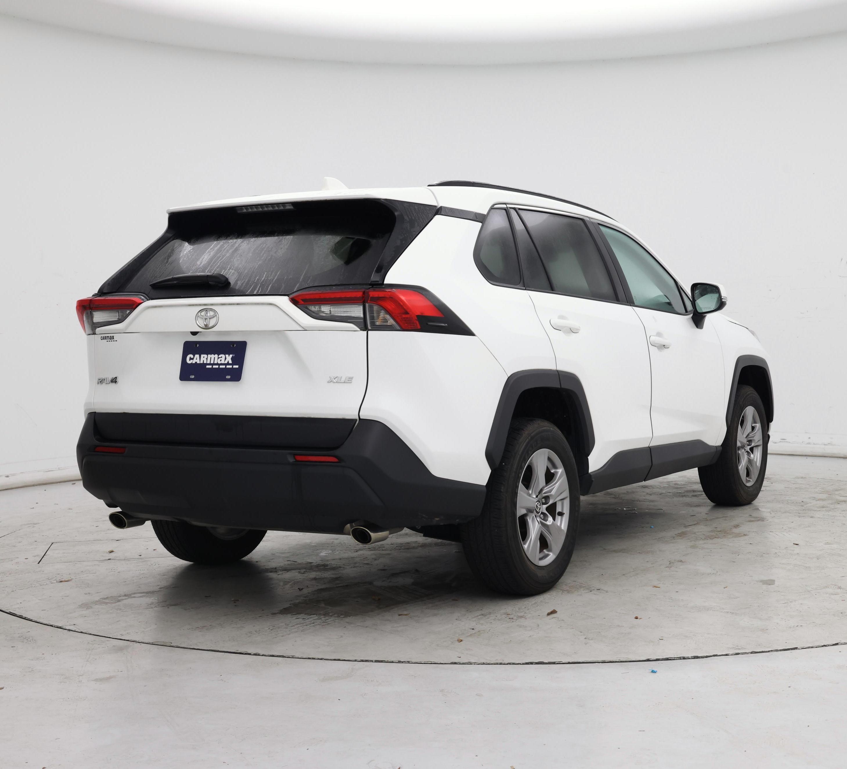 Thumbnail: 2022 Toyota RAV4 - 8