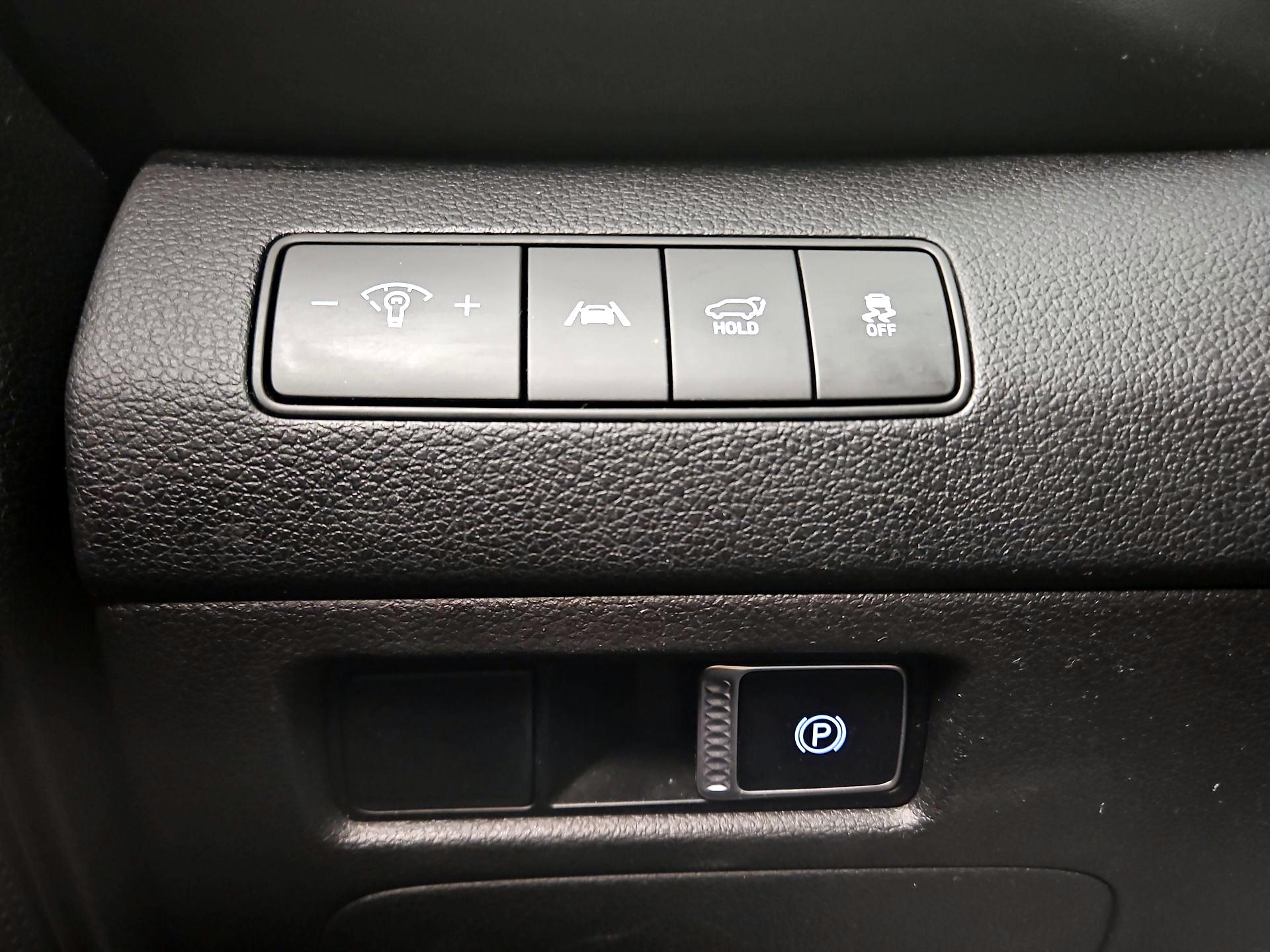 Thumbnail: 2023 Hyundai Santa Fe - 13