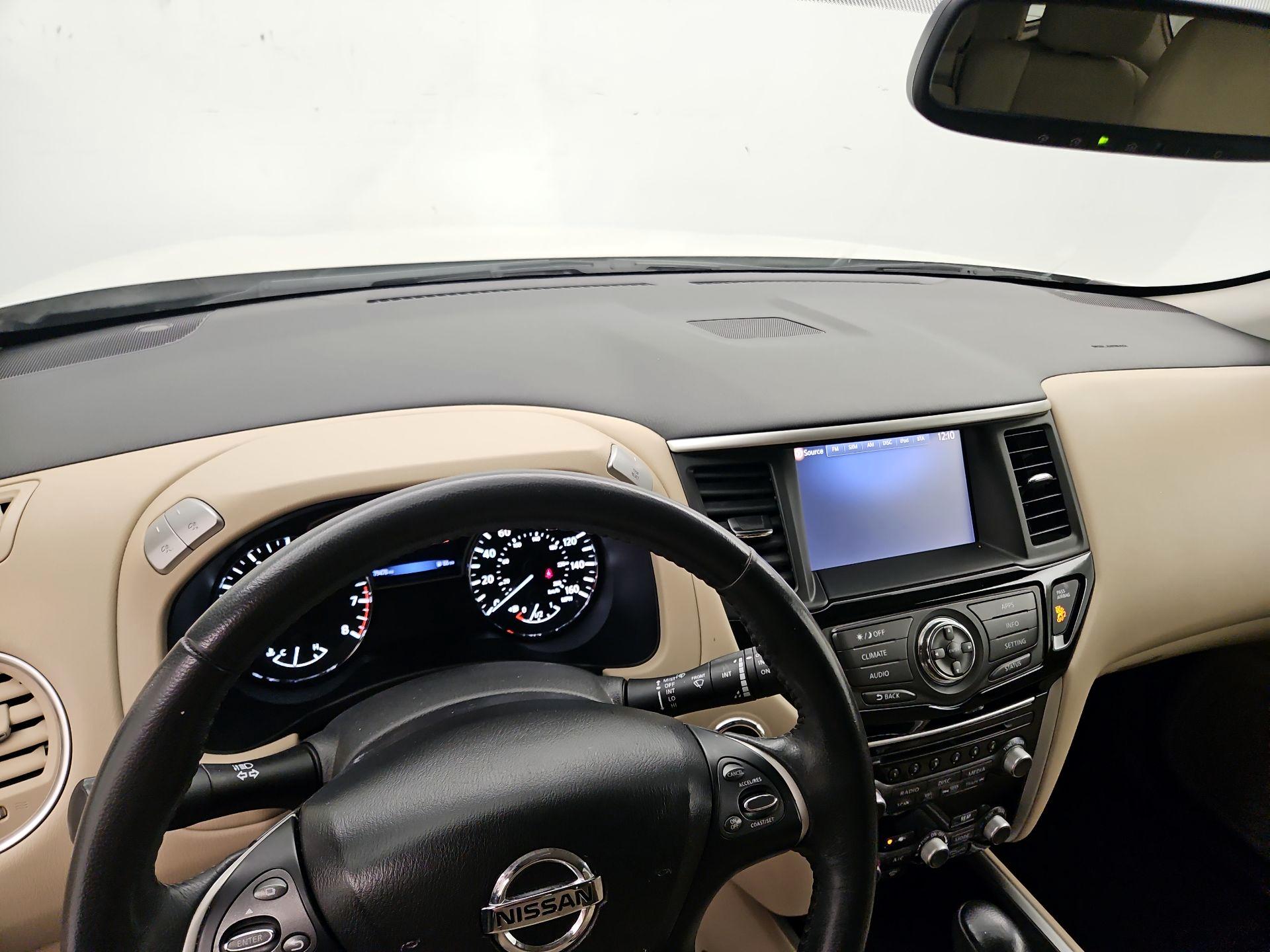 Thumbnail: 2017 Nissan Pathfinder - 9