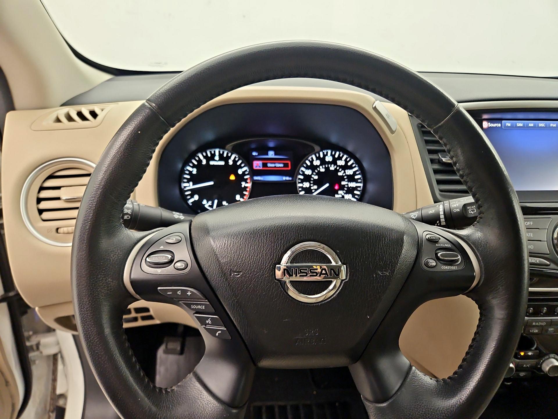 Thumbnail: 2017 Nissan Pathfinder - 10