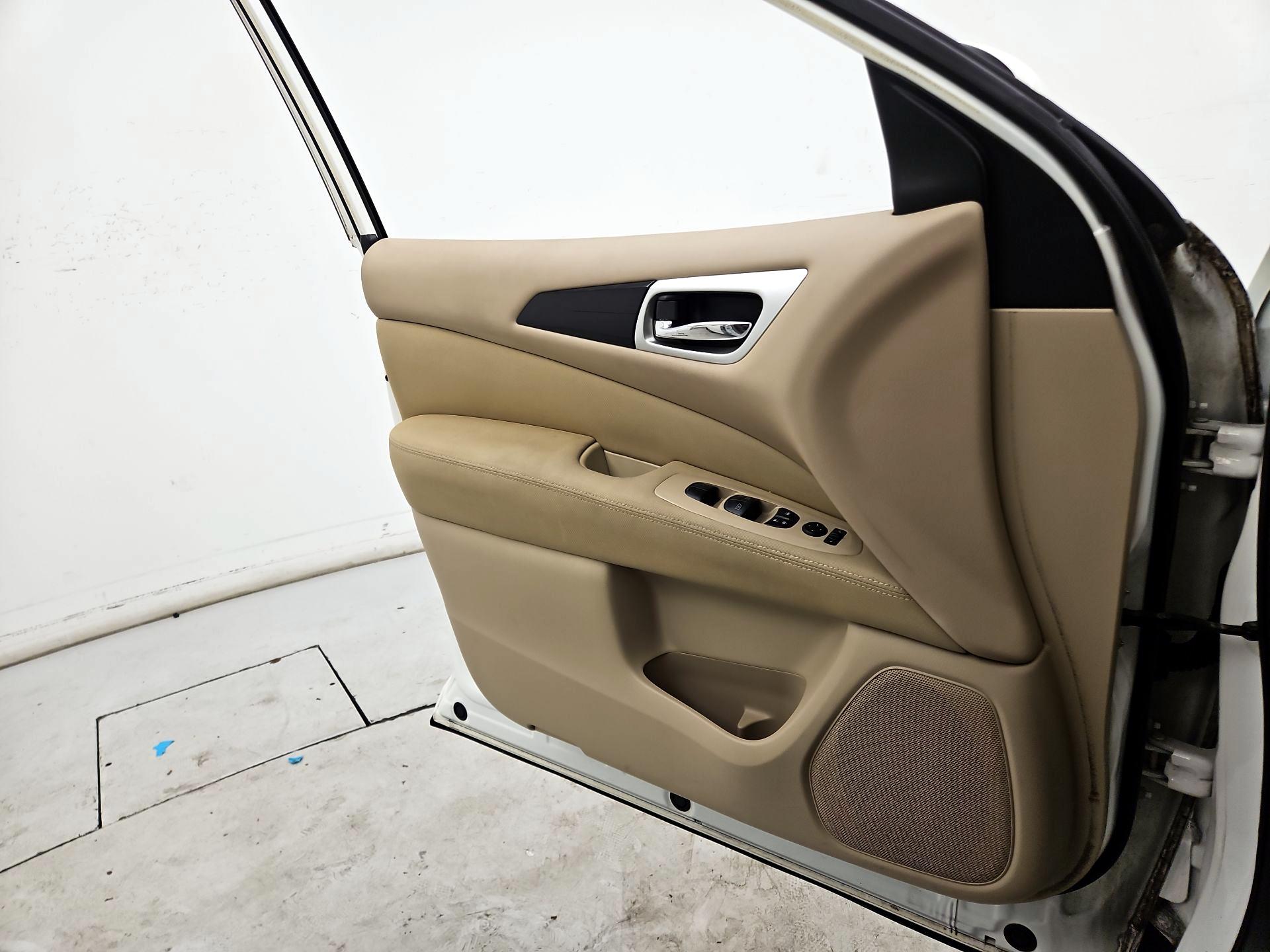 Thumbnail: 2017 Nissan Pathfinder - 12