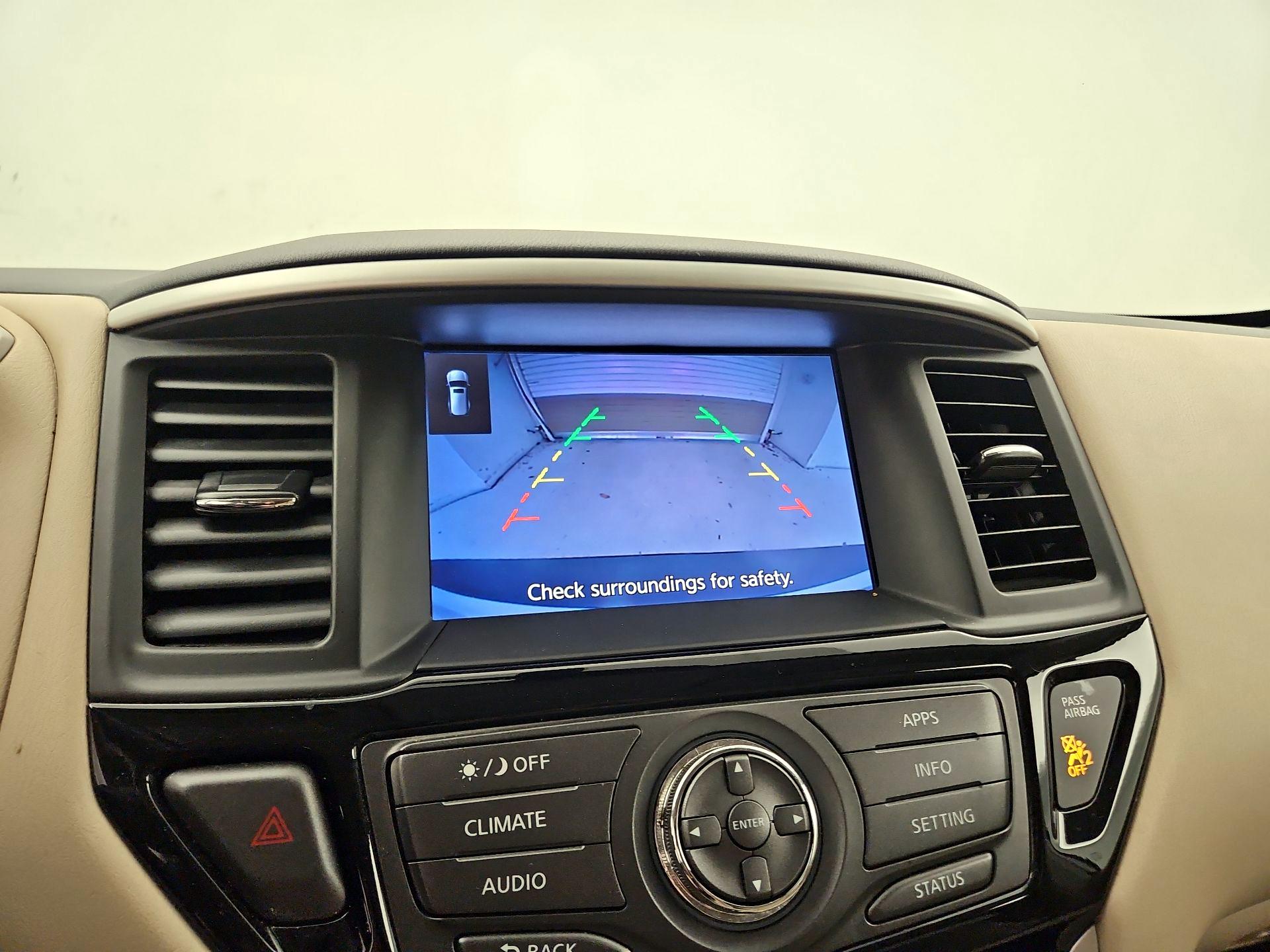 Thumbnail: 2017 Nissan Pathfinder - 14