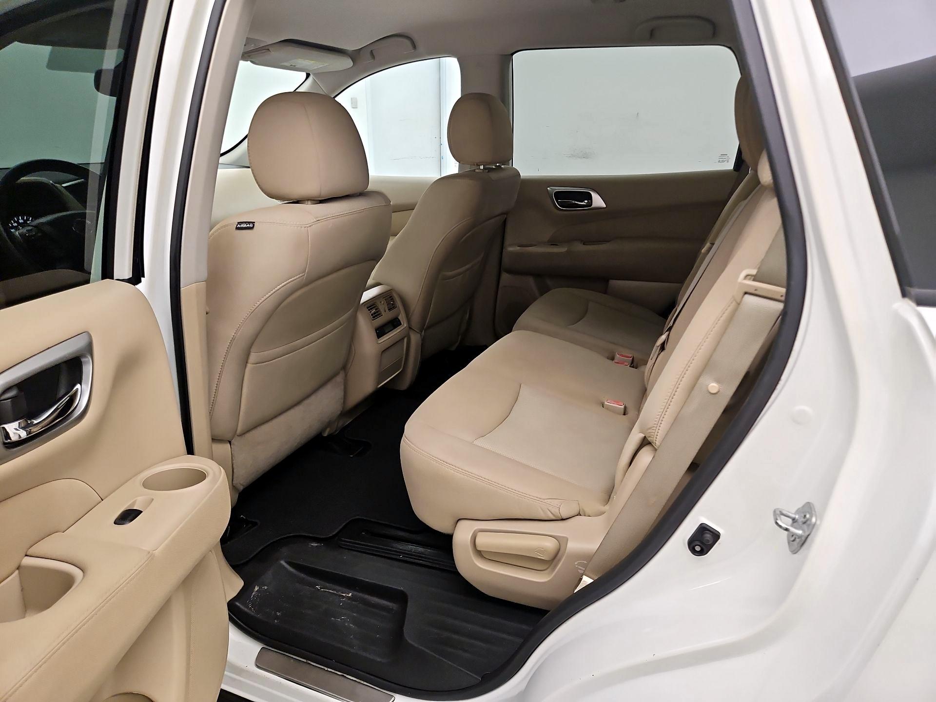 Thumbnail: 2017 Nissan Pathfinder - 19