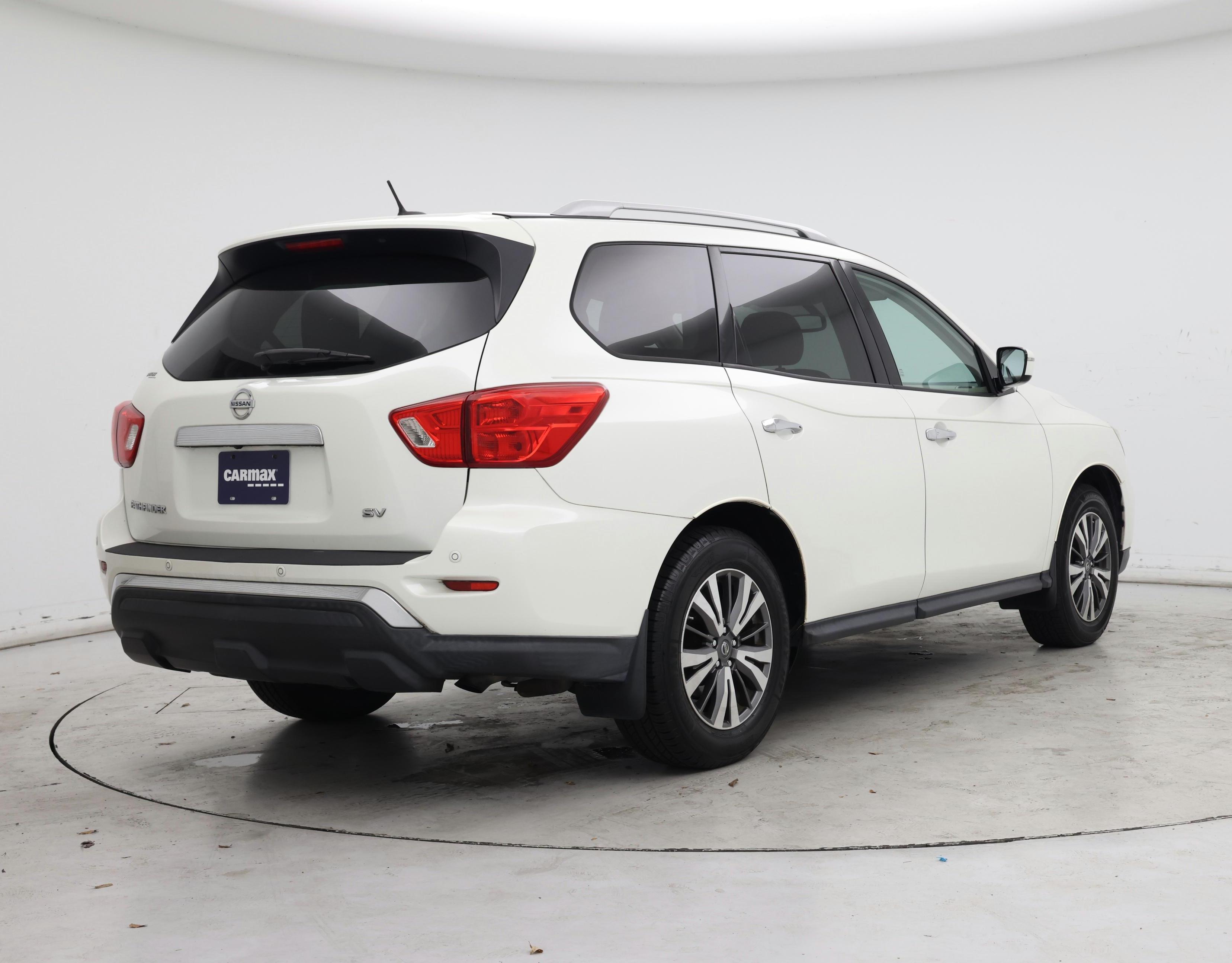 Thumbnail: 2017 Nissan Pathfinder - 8