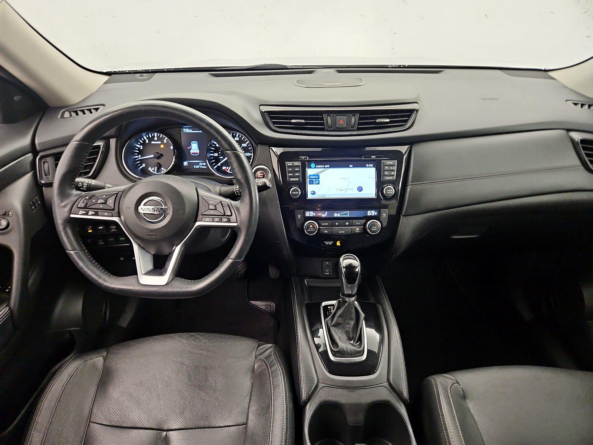 Thumbnail: 2017 Nissan Rogue - 9