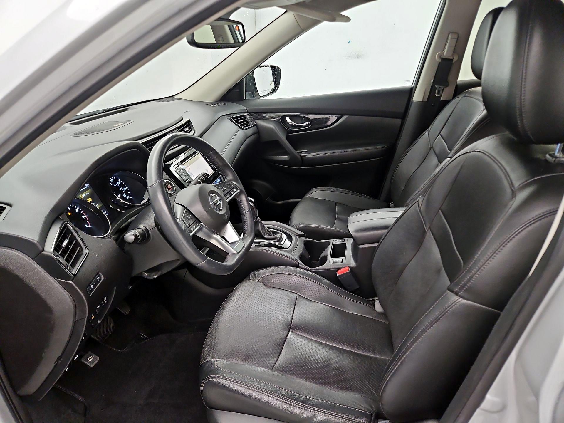 Thumbnail: 2017 Nissan Rogue - 11