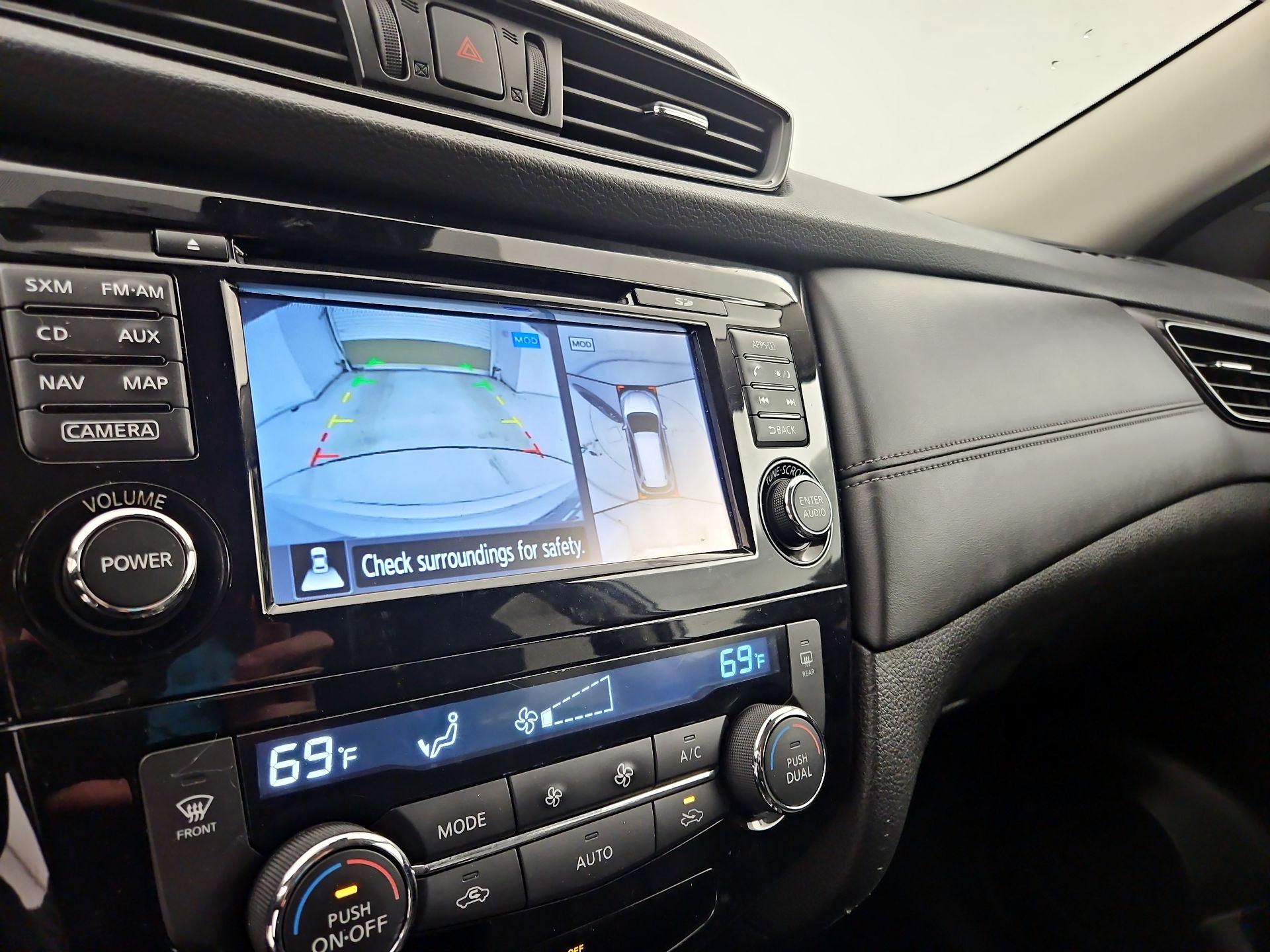 Thumbnail: 2017 Nissan Rogue - 14