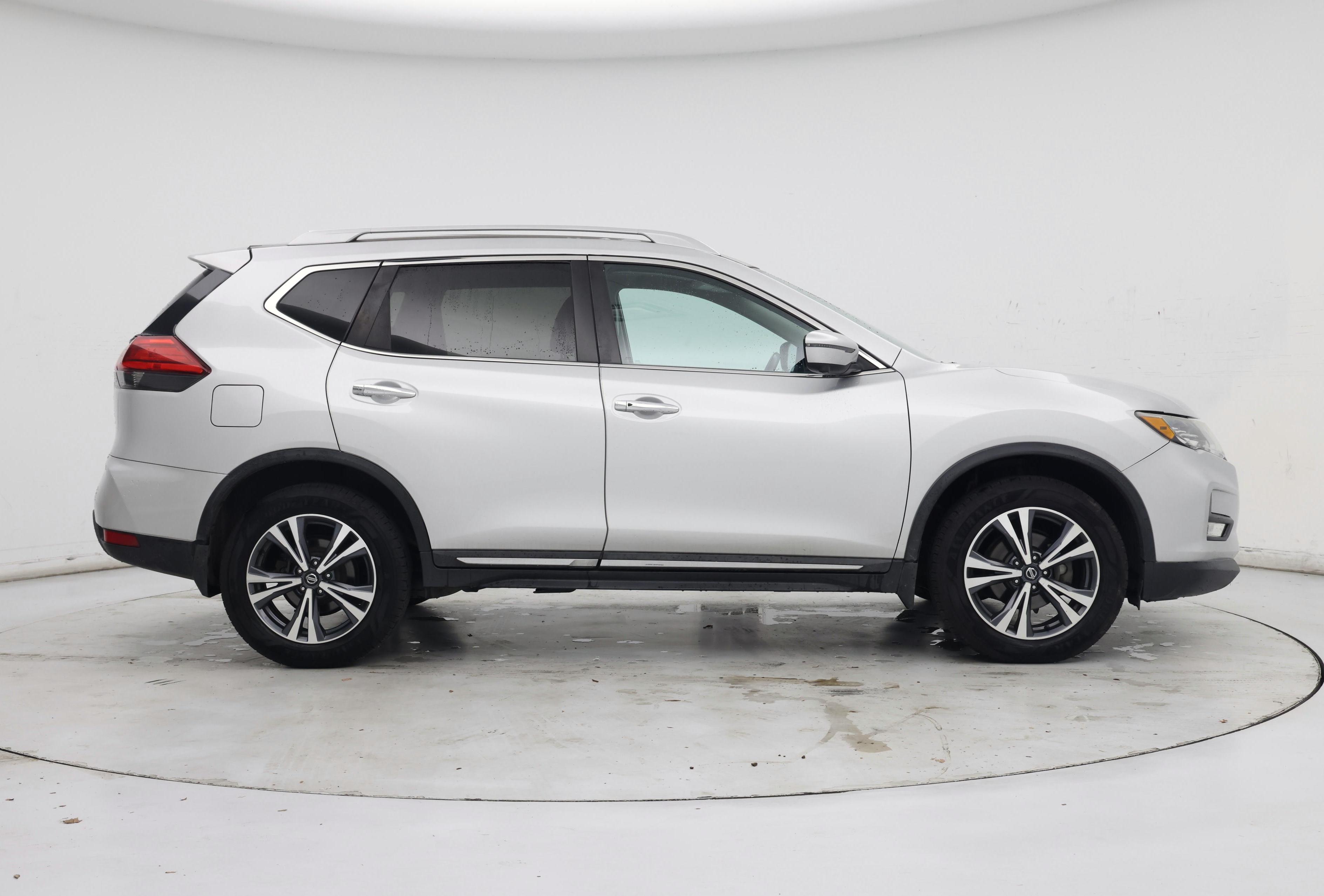 Thumbnail: 2017 Nissan Rogue - 7