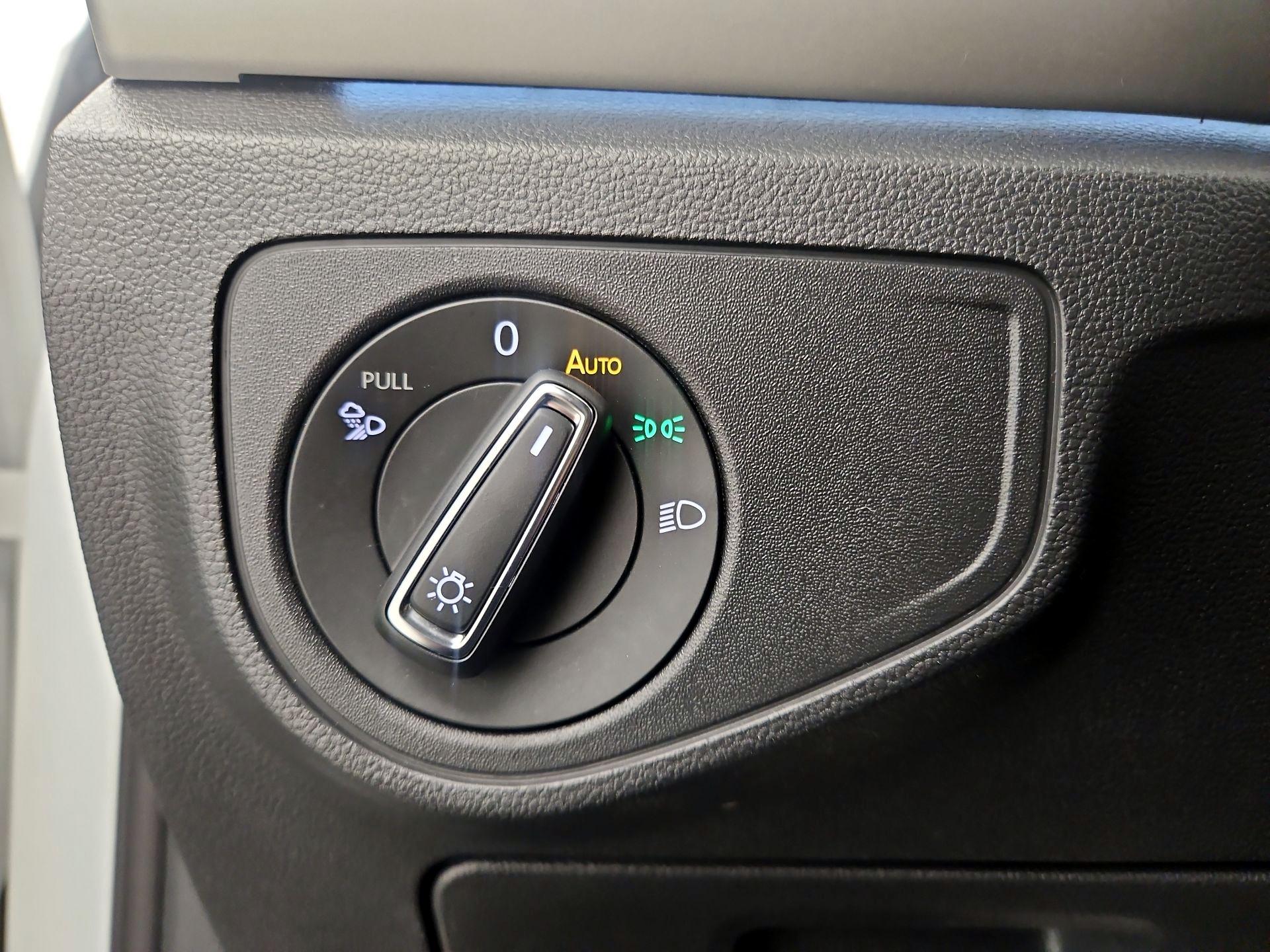 Thumbnail: 2021 Volkswagen Atlas - 11