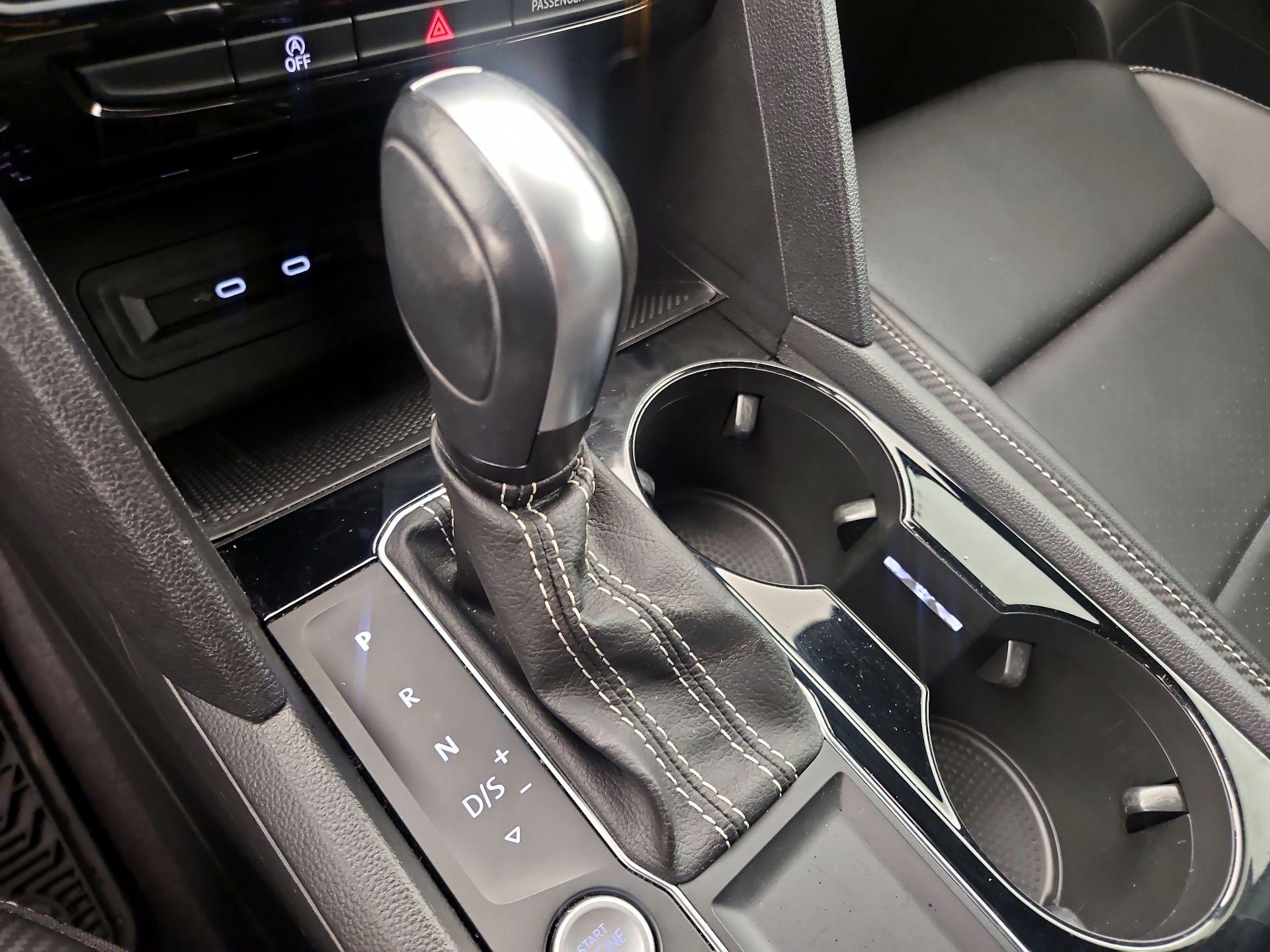 Thumbnail: 2021 Volkswagen Atlas - 16