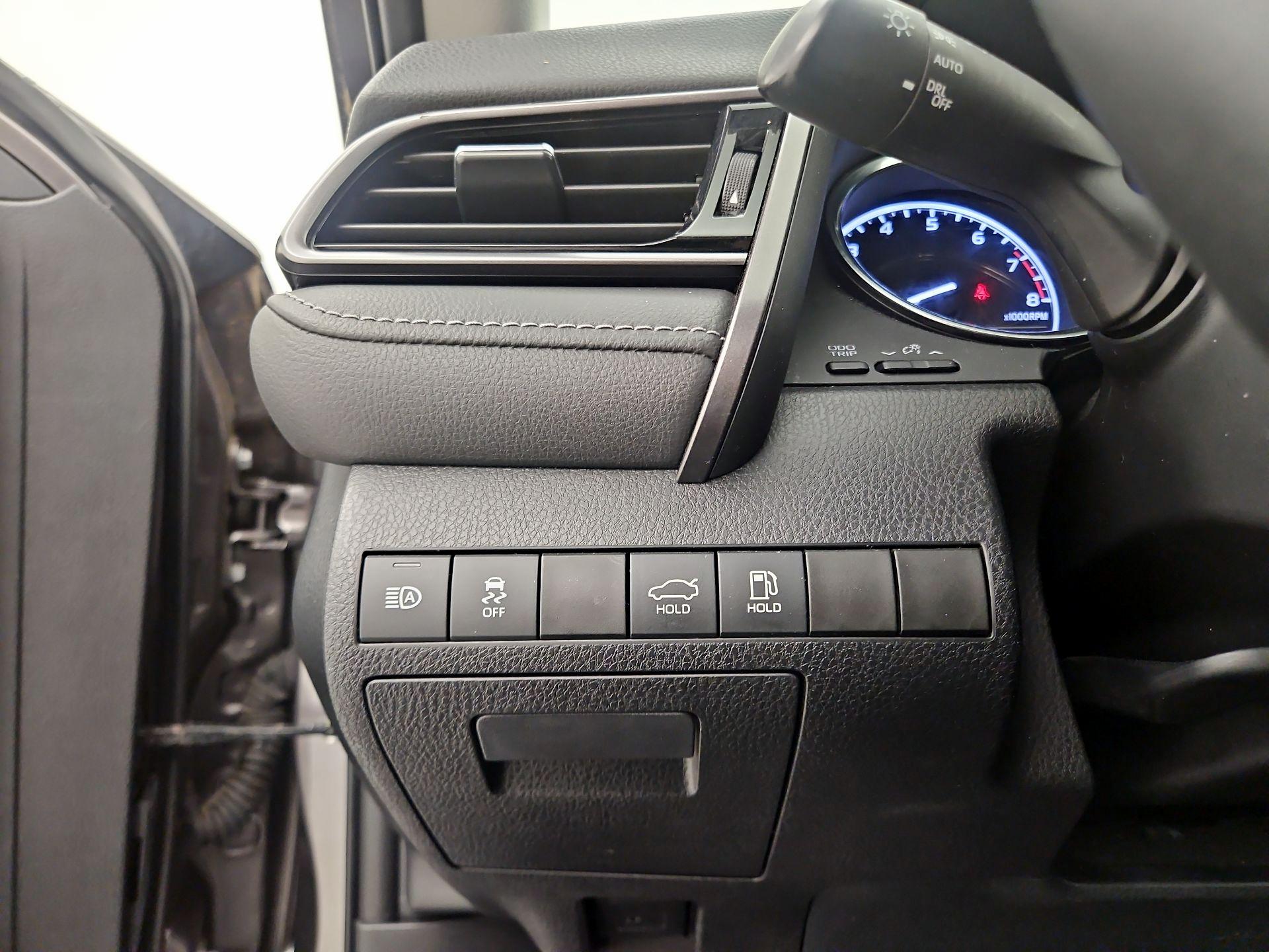 Thumbnail: 2020 Toyota Camry - 13