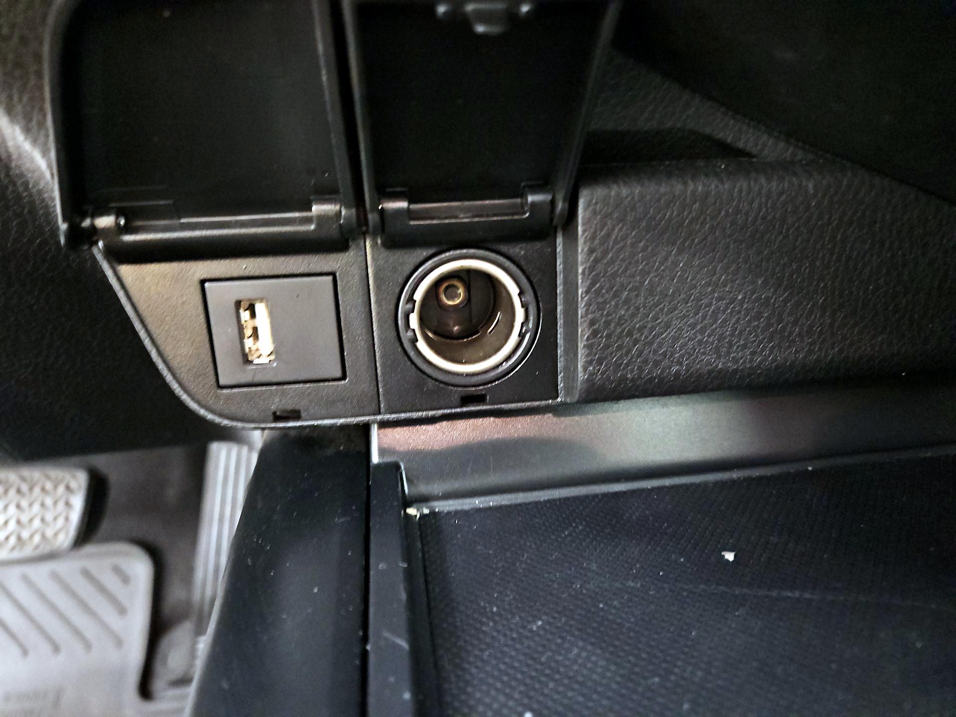 Thumbnail: 2020 Toyota Camry - 18