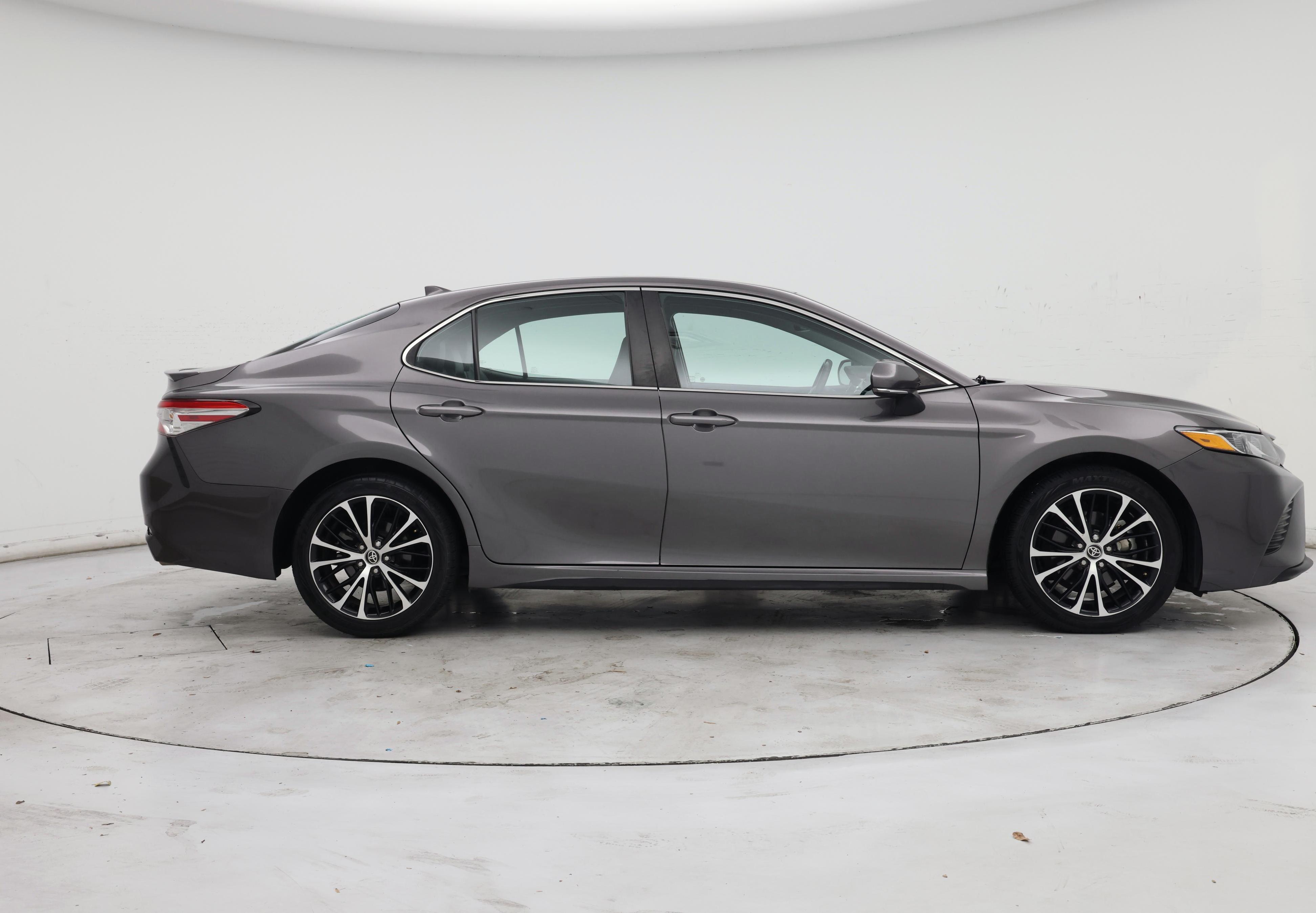 Thumbnail: 2020 Toyota Camry - 7