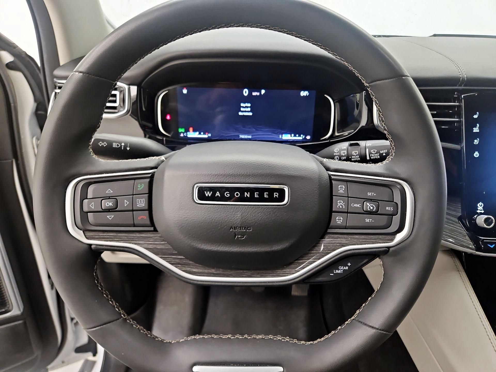 Thumbnail: 2022 Jeep Wagoneer - 10