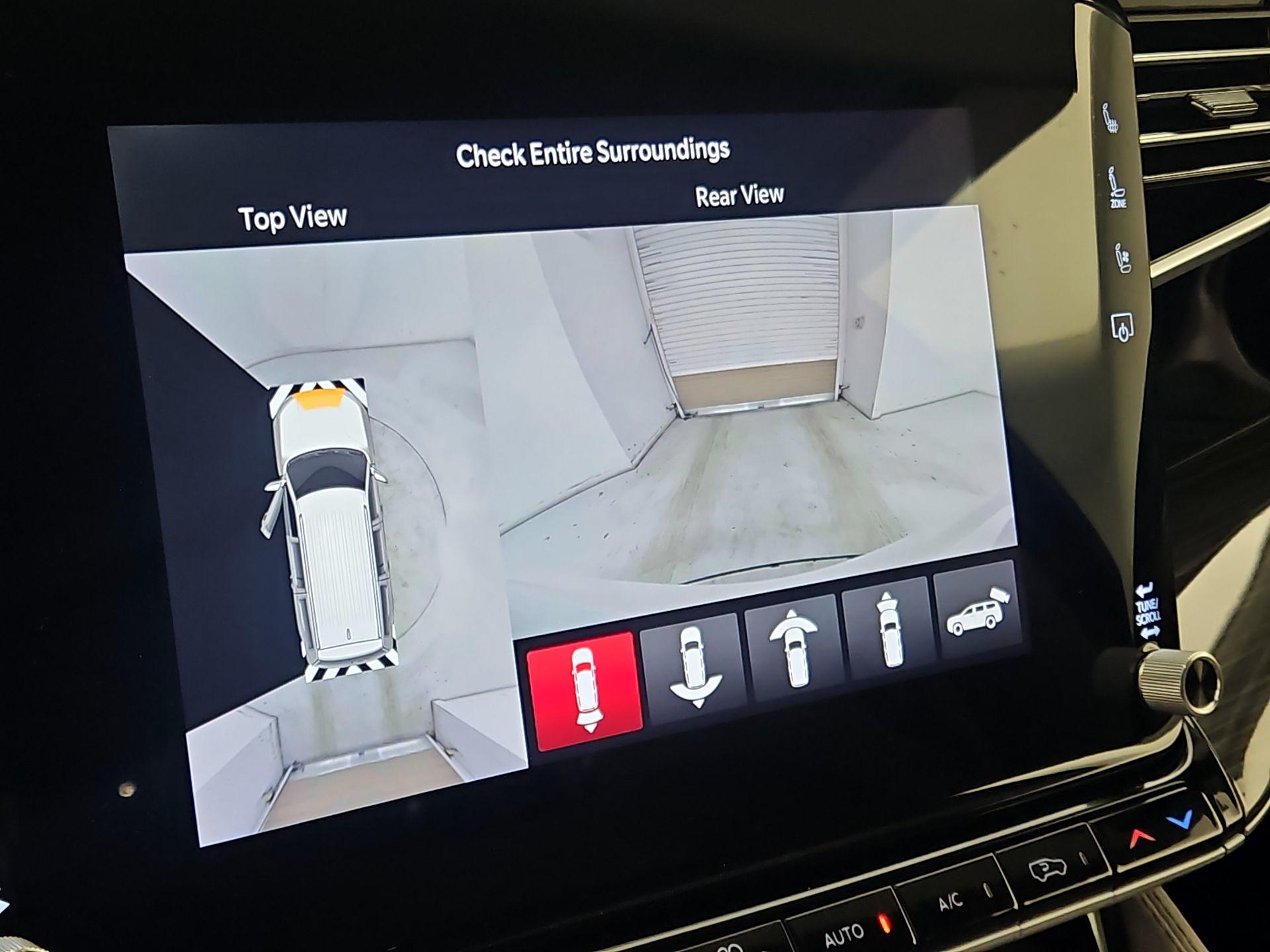 Thumbnail: 2022 Jeep Wagoneer - 15