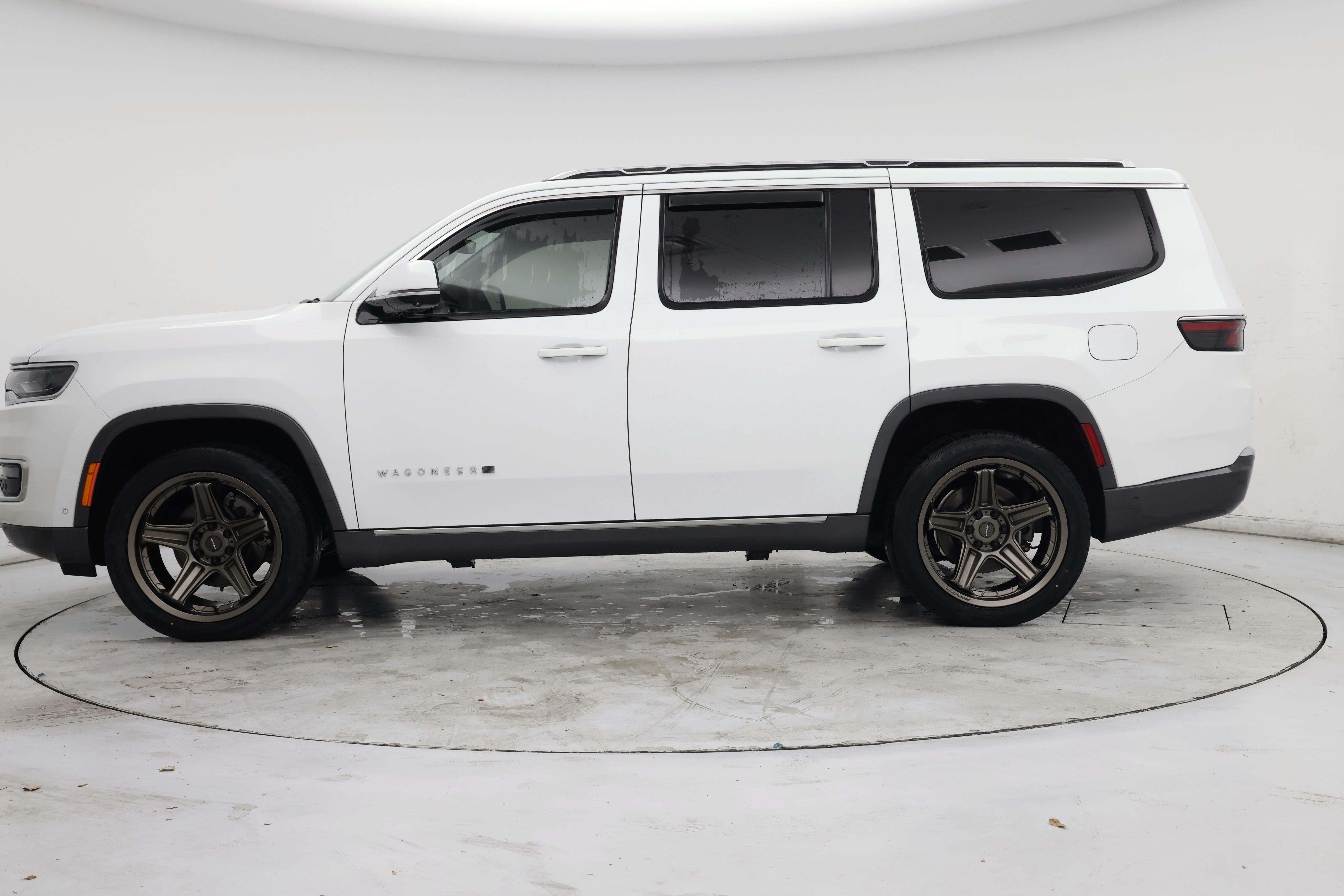 Thumbnail: 2022 Jeep Wagoneer - 3