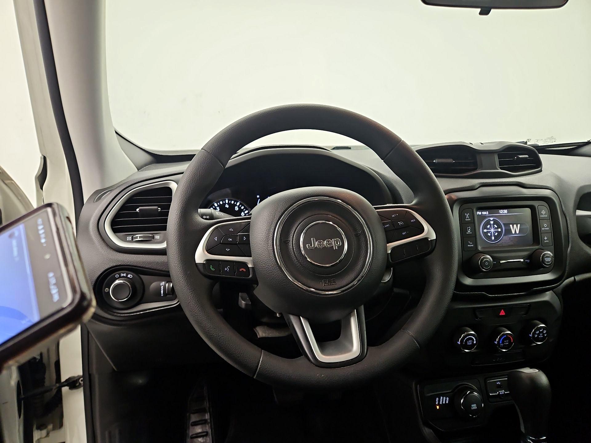 Thumbnail: 2020 Jeep Renegade - 10