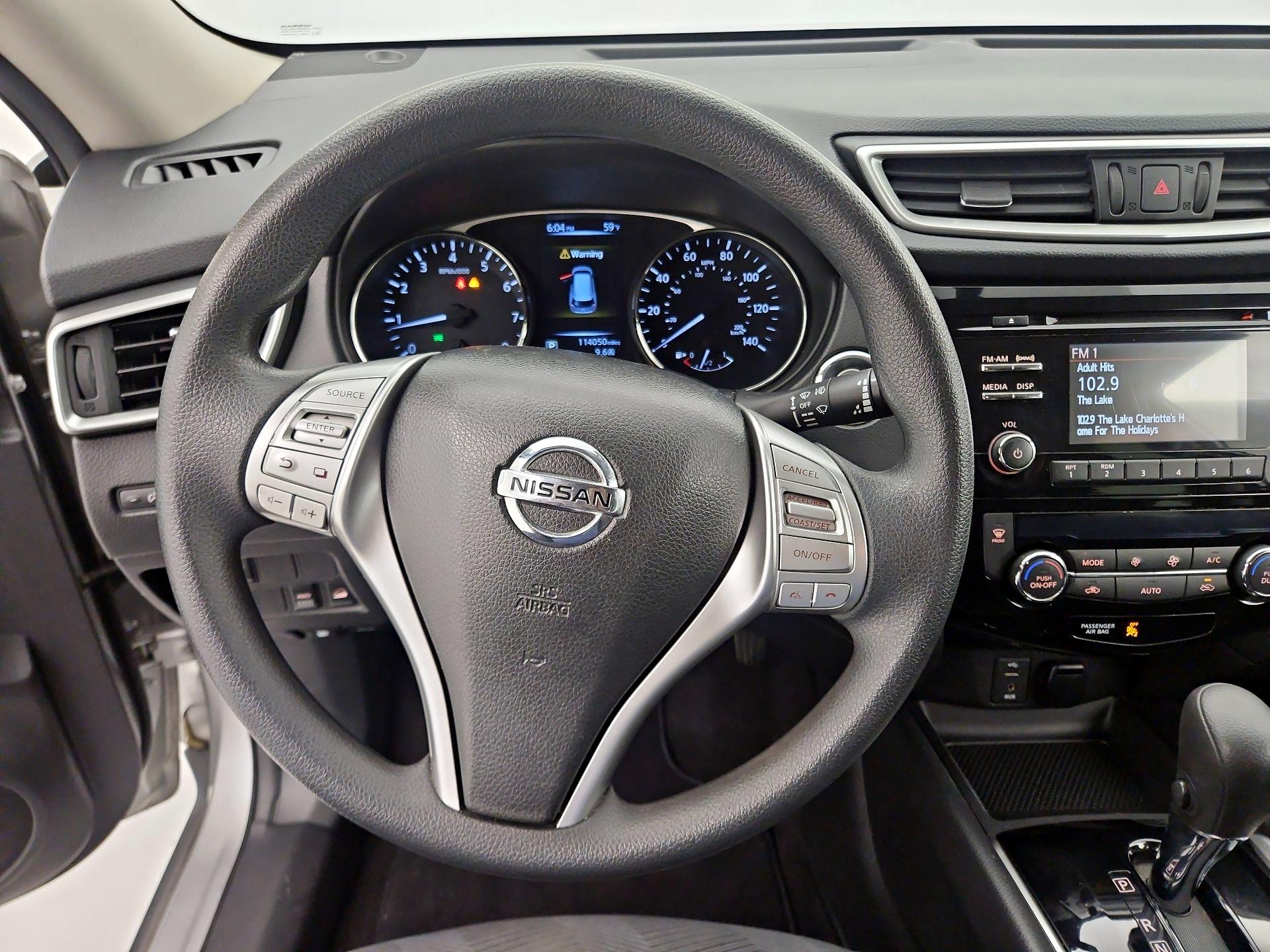 Thumbnail: 2015 Nissan Rogue - 10