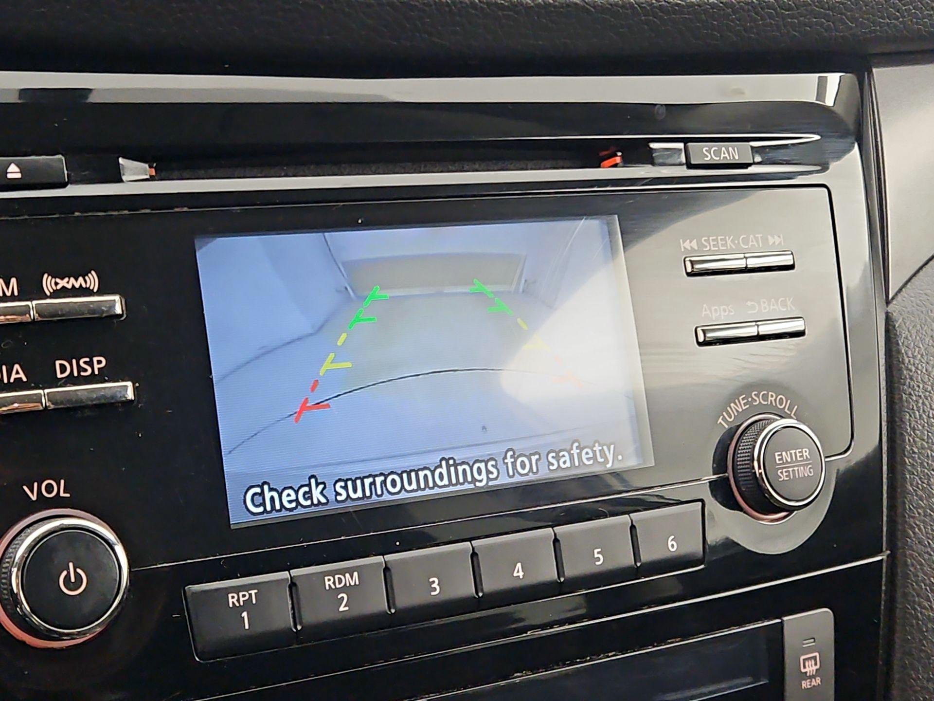 Thumbnail: 2015 Nissan Rogue - 14