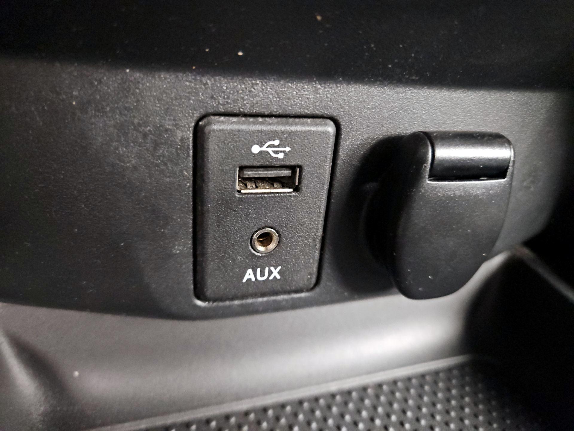 Thumbnail: 2015 Nissan Rogue - 18