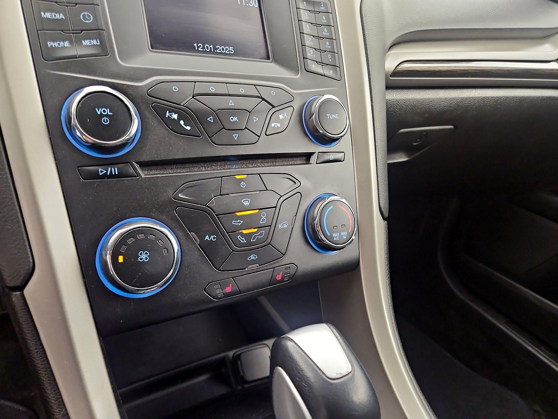 Thumbnail: 2015 Ford Fusion - 16