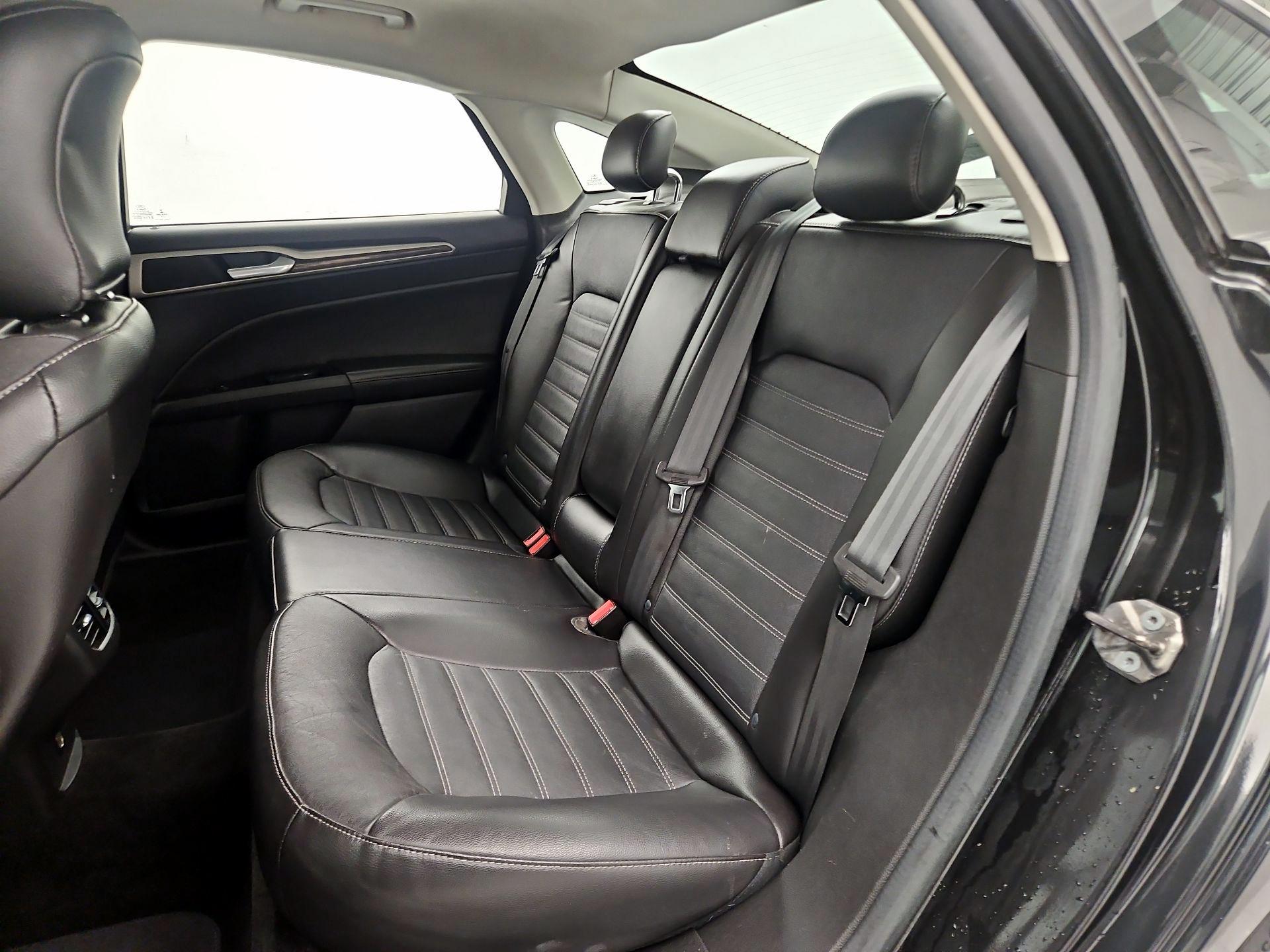 Thumbnail: 2015 Ford Fusion - 18