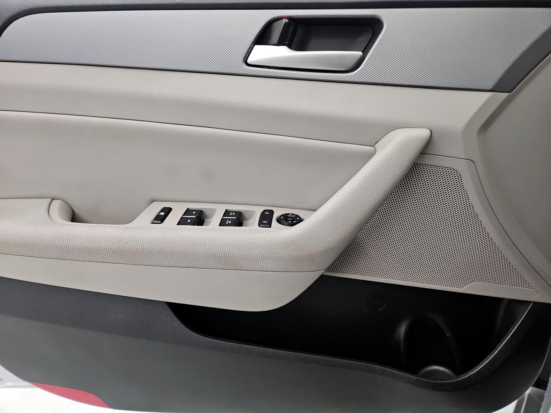 Thumbnail: 2018 Hyundai Sonata - 12