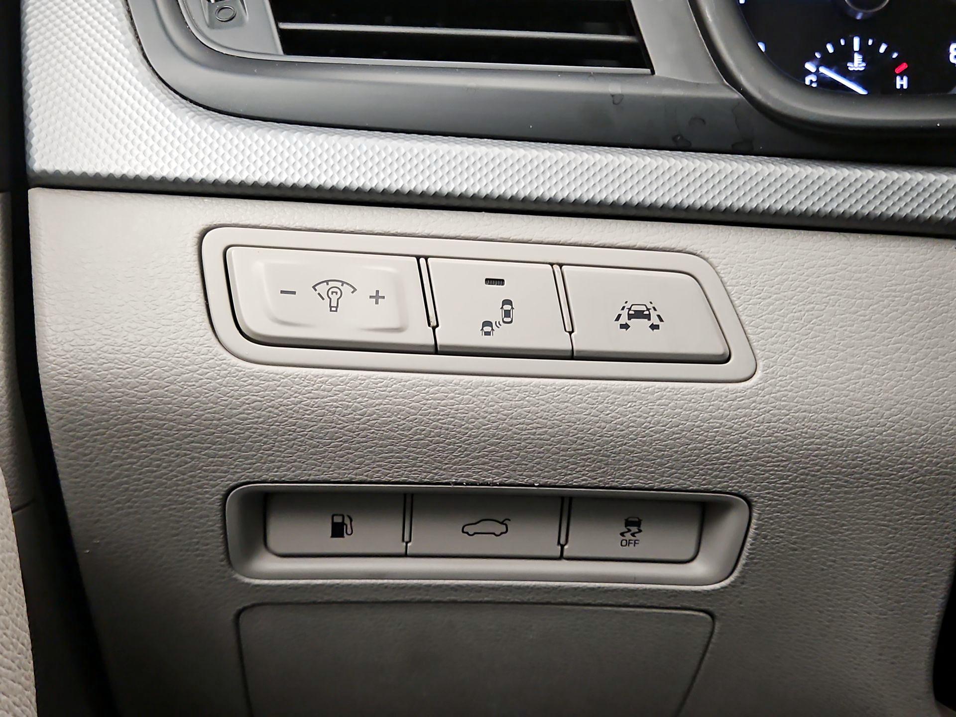 Thumbnail: 2018 Hyundai Sonata - 13