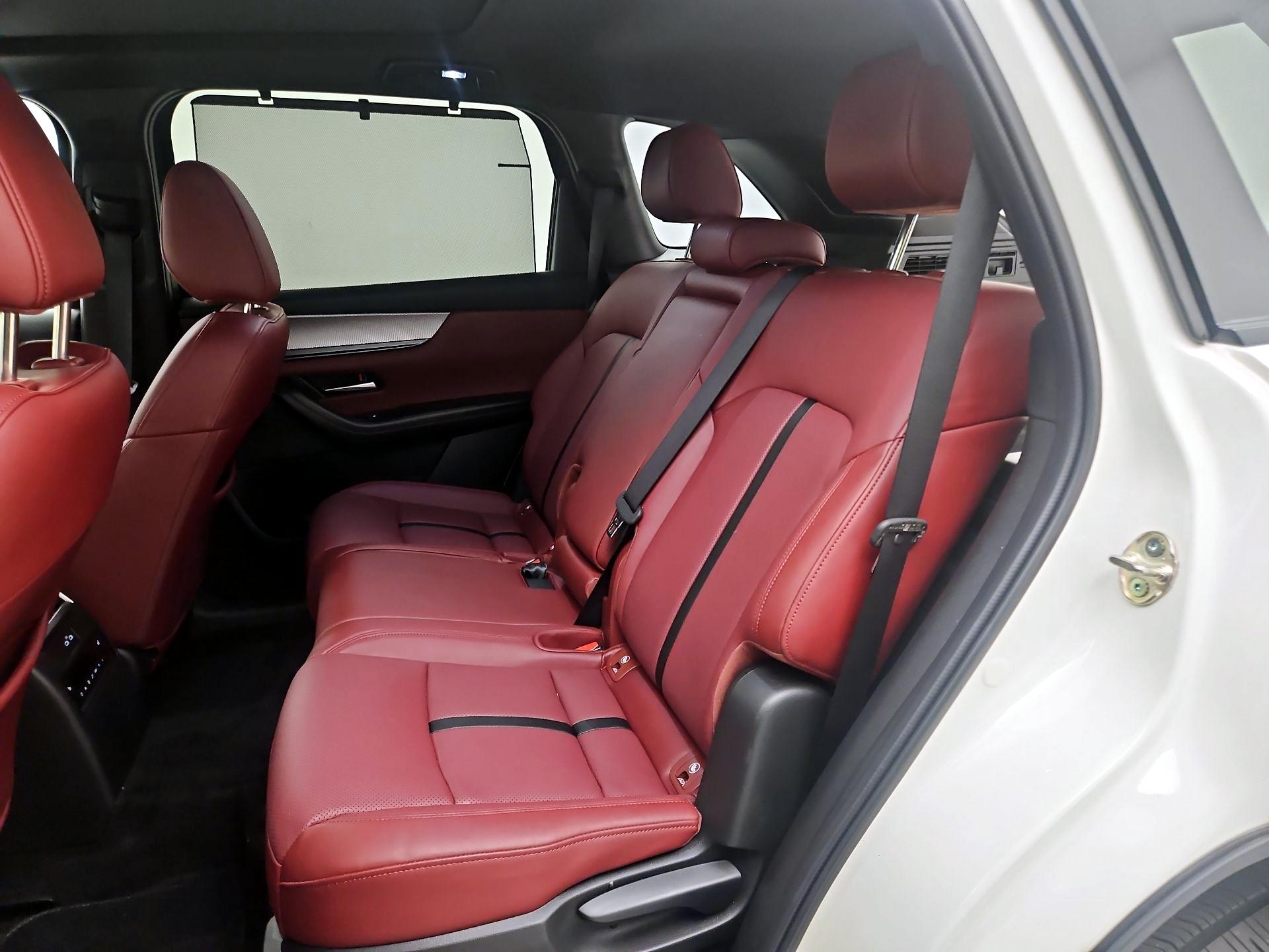 Thumbnail: 2025 Mazda CX-70 - 18