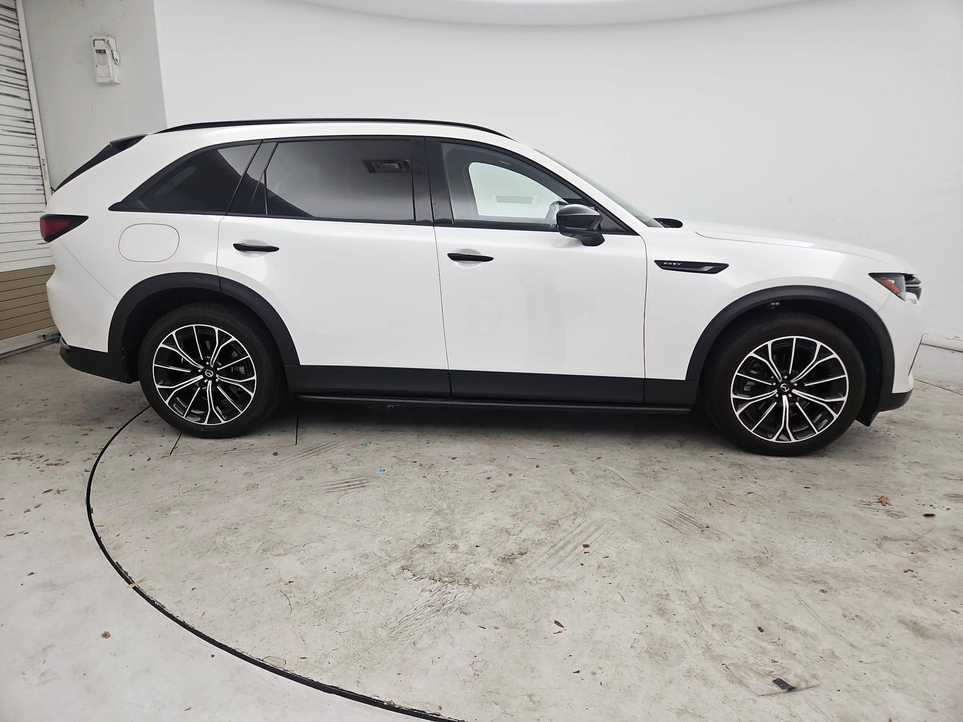 Thumbnail: 2025 Mazda CX-70 - 4