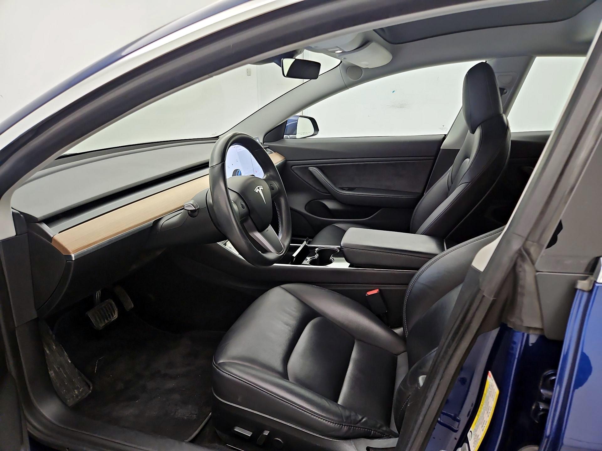 Thumbnail: 2019 Tesla Model 3 - 11