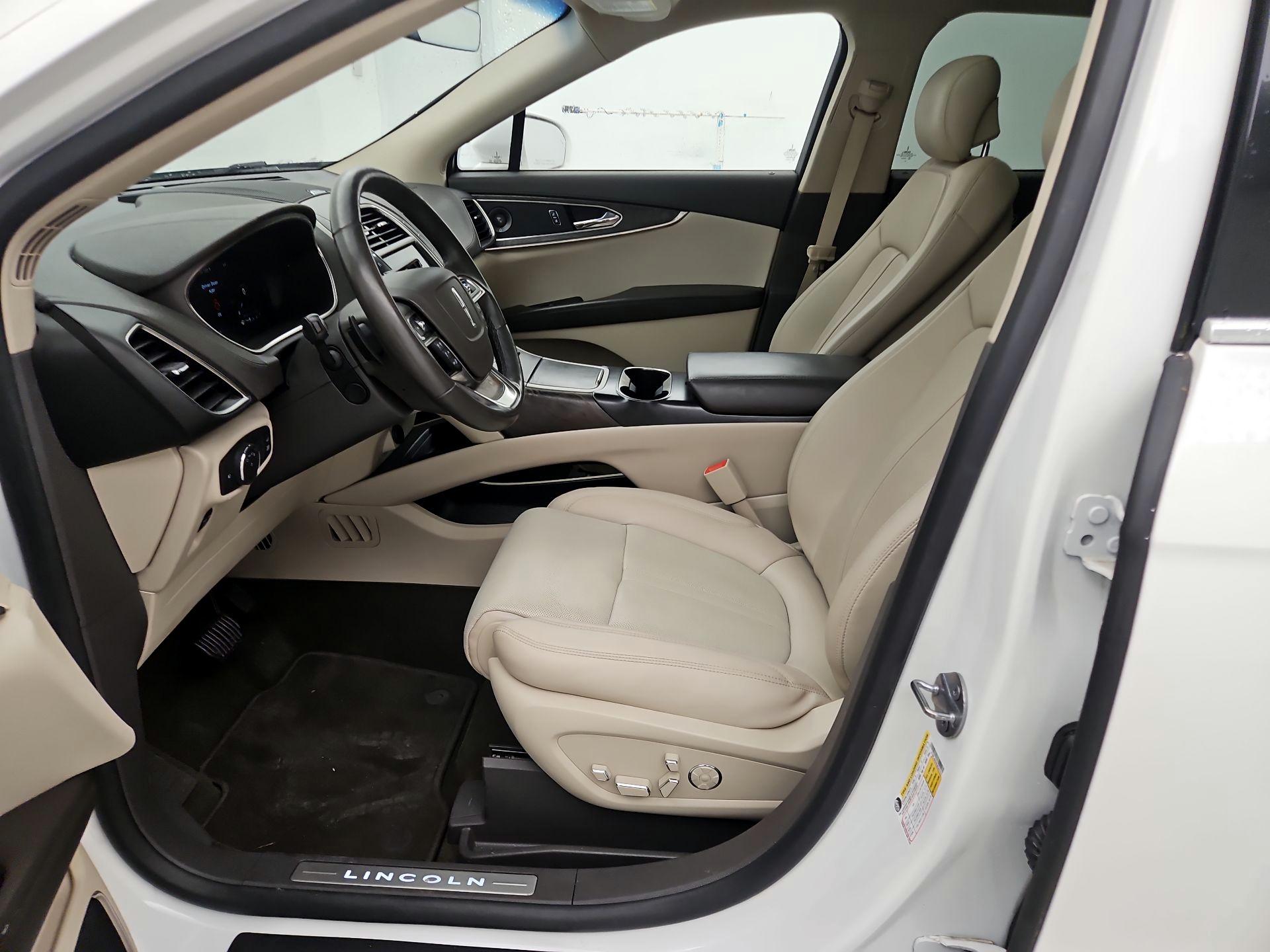 Thumbnail: 2020 Lincoln Nautilus - 11